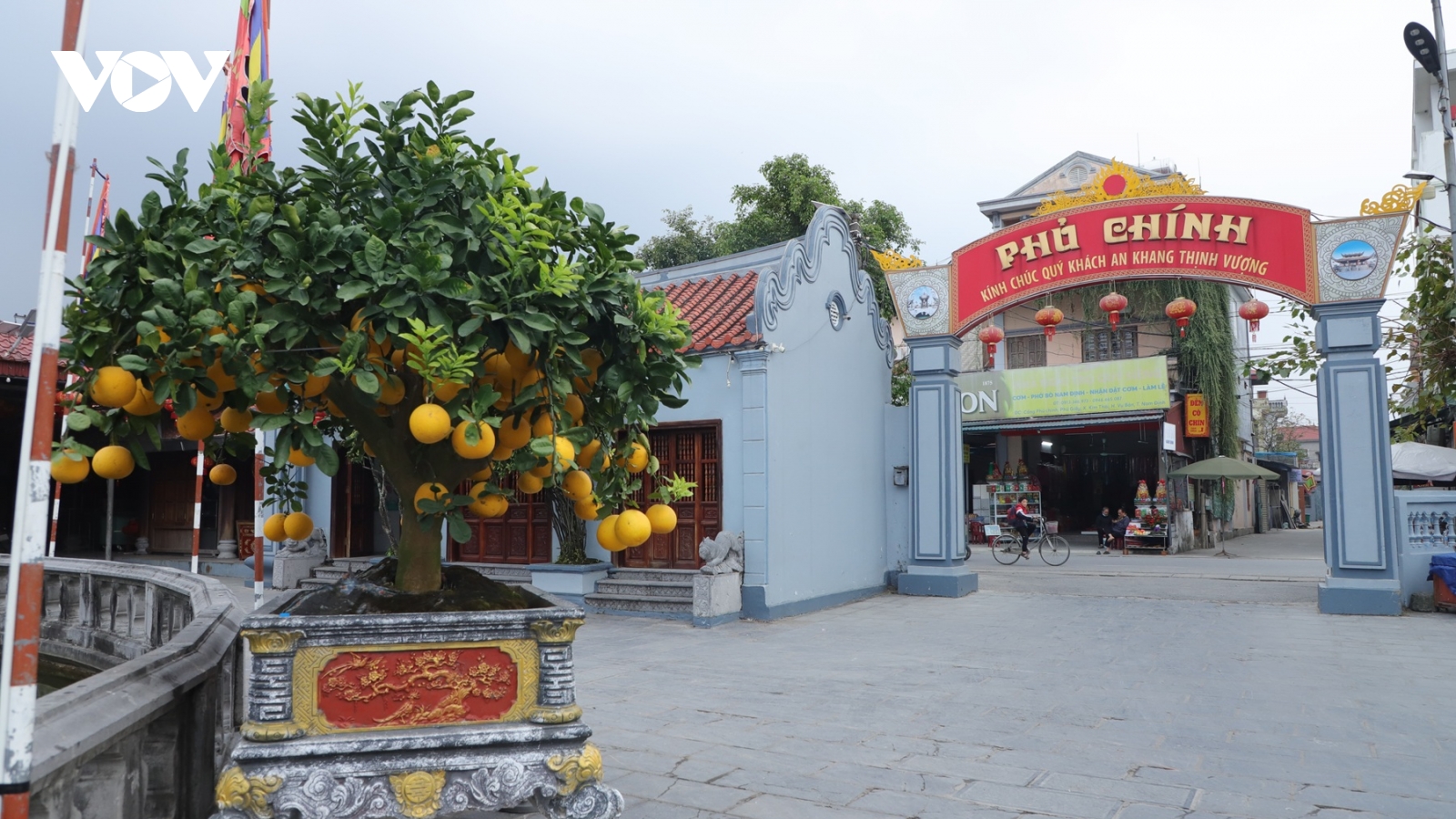 Phủ Dầy những ngày giáp Tết: Lộc xuân bừng nở nơi cửa Mẫu