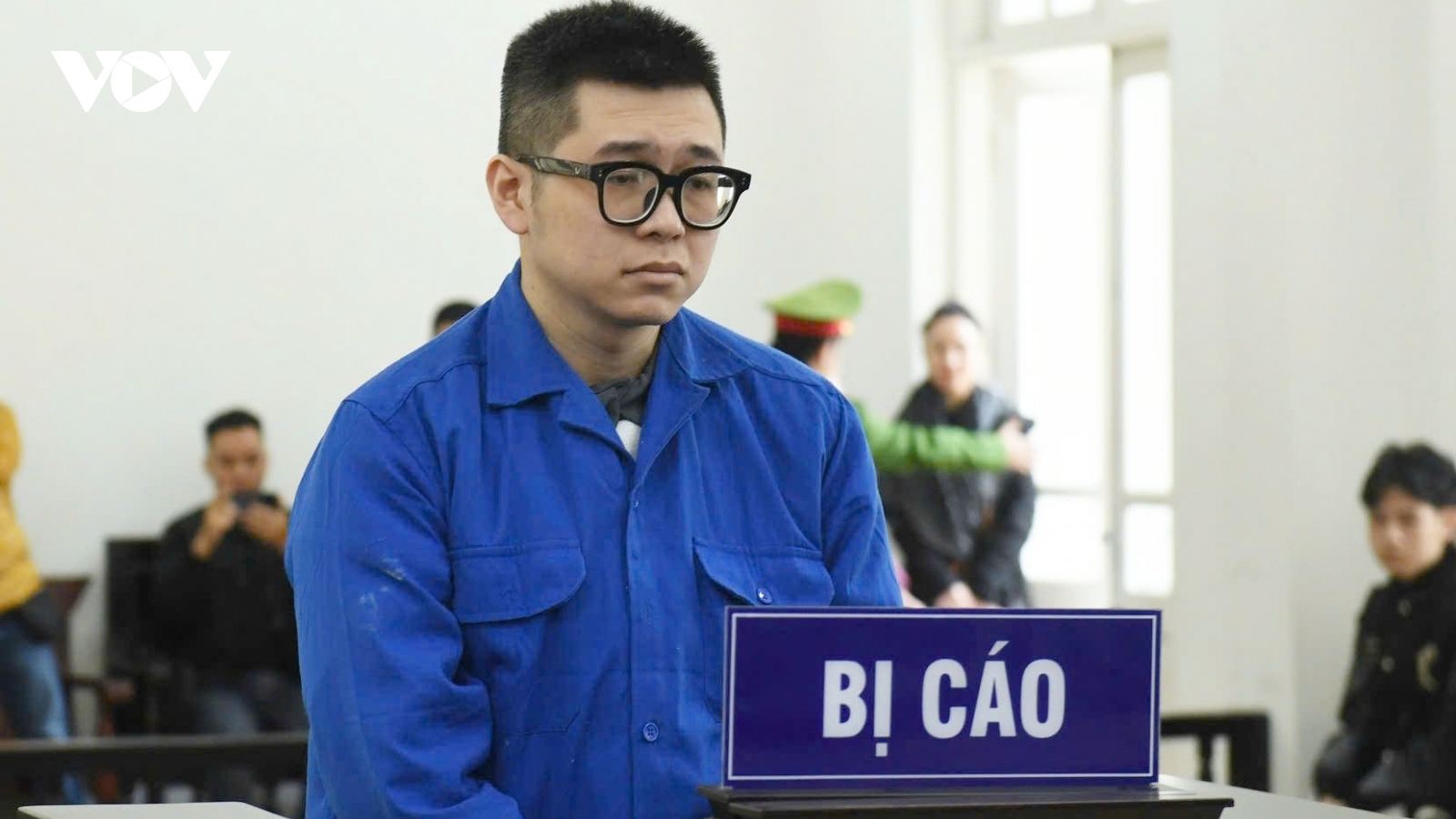 Mở lại phiên xử bị cáo hành hung người phụ nữ ở sảnh chung cư tại Hà Nội