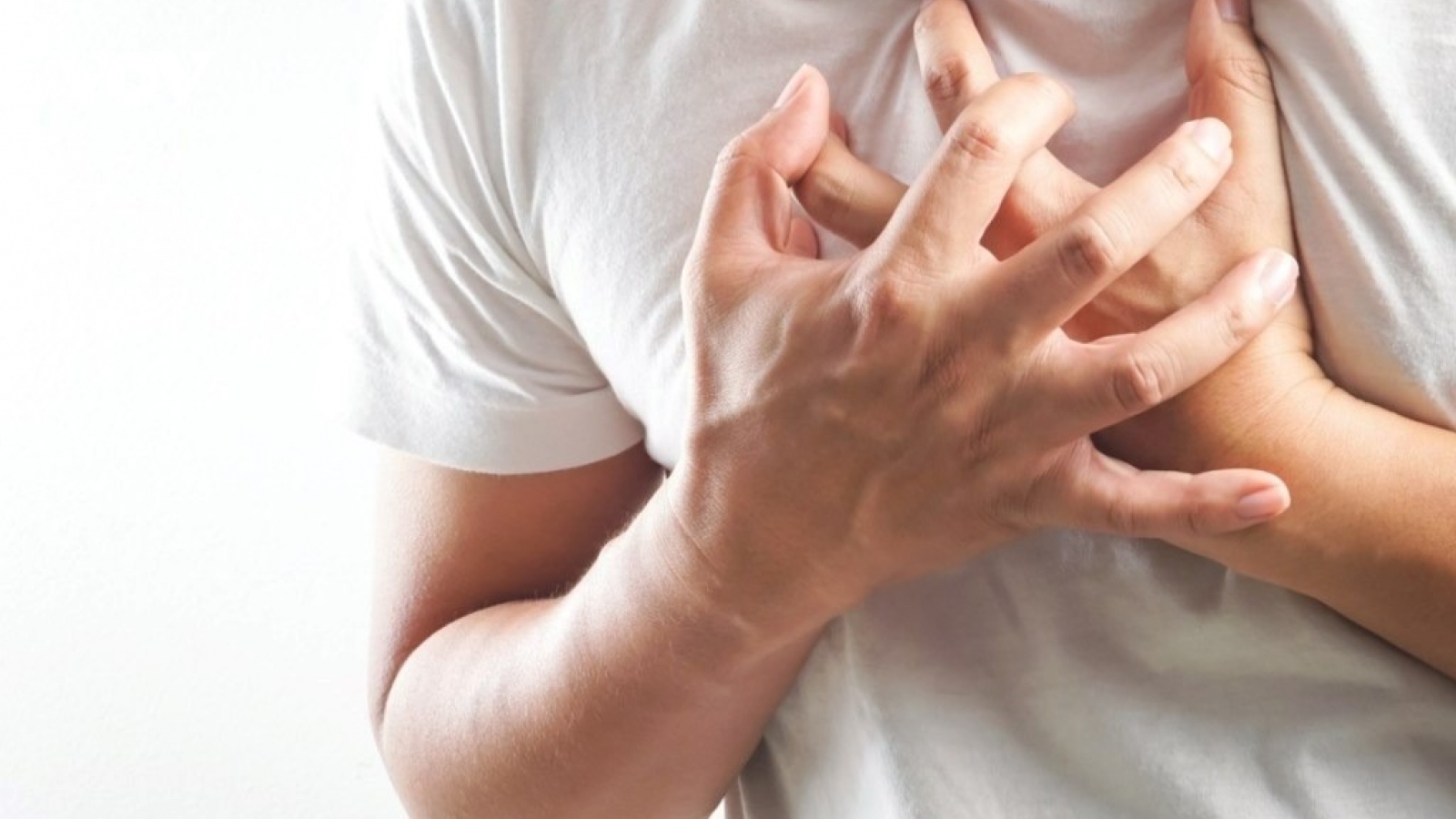 5 tín hiệu báo trước cơn đau tim khi trời trở lạnh lại ít người chú ý
