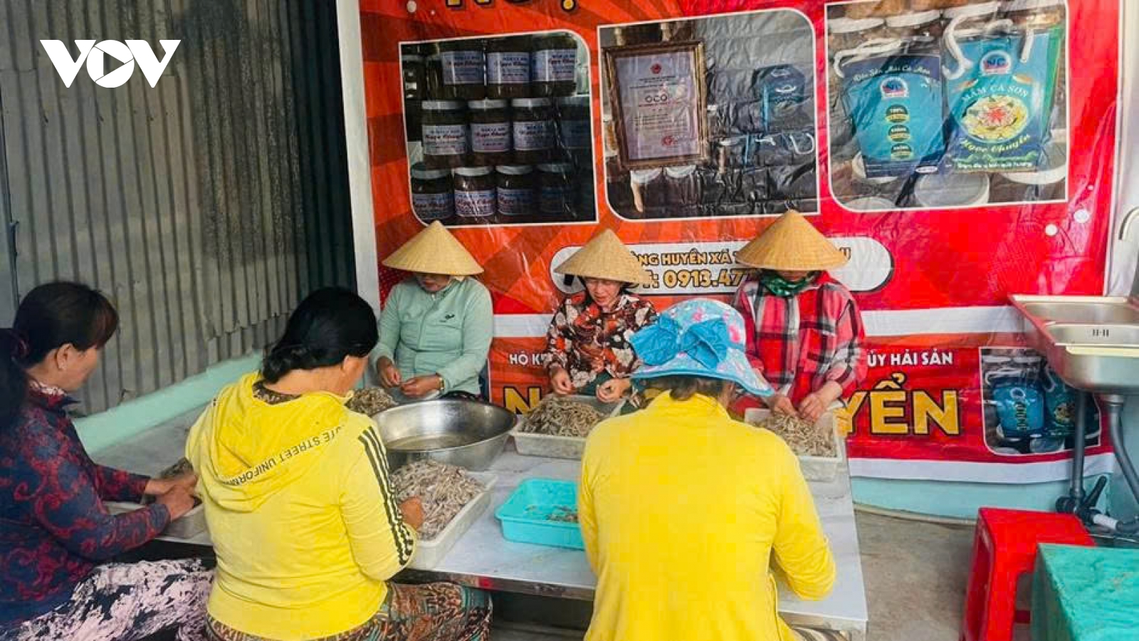 Tôm khô Tân Ân (Cà Mau) vào vụ cao điểm