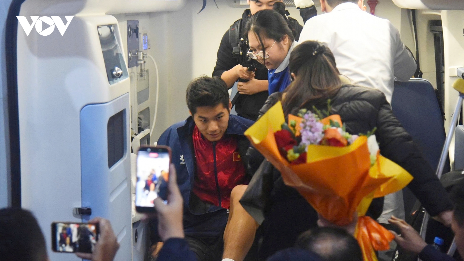 Trung vệ Hiểu Minh phẫu thuật thành công, nghỉ thi đấu 9 tháng