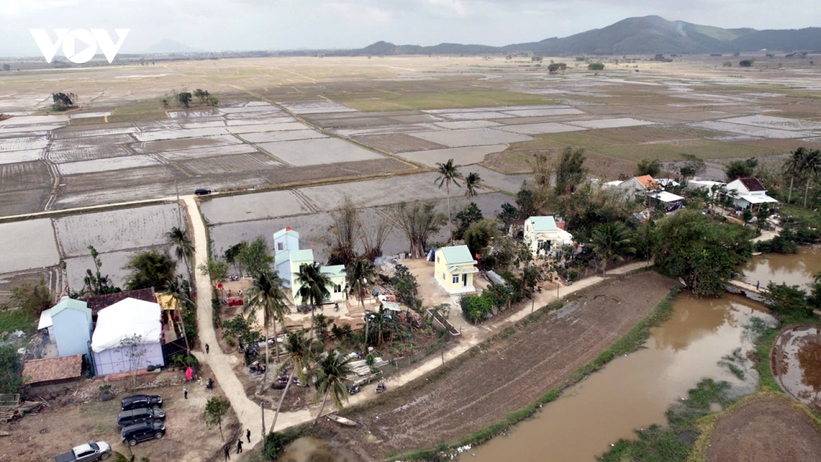 Những mái nhà xanh đang hồi sinh vùng lũ Hoà Thịnh