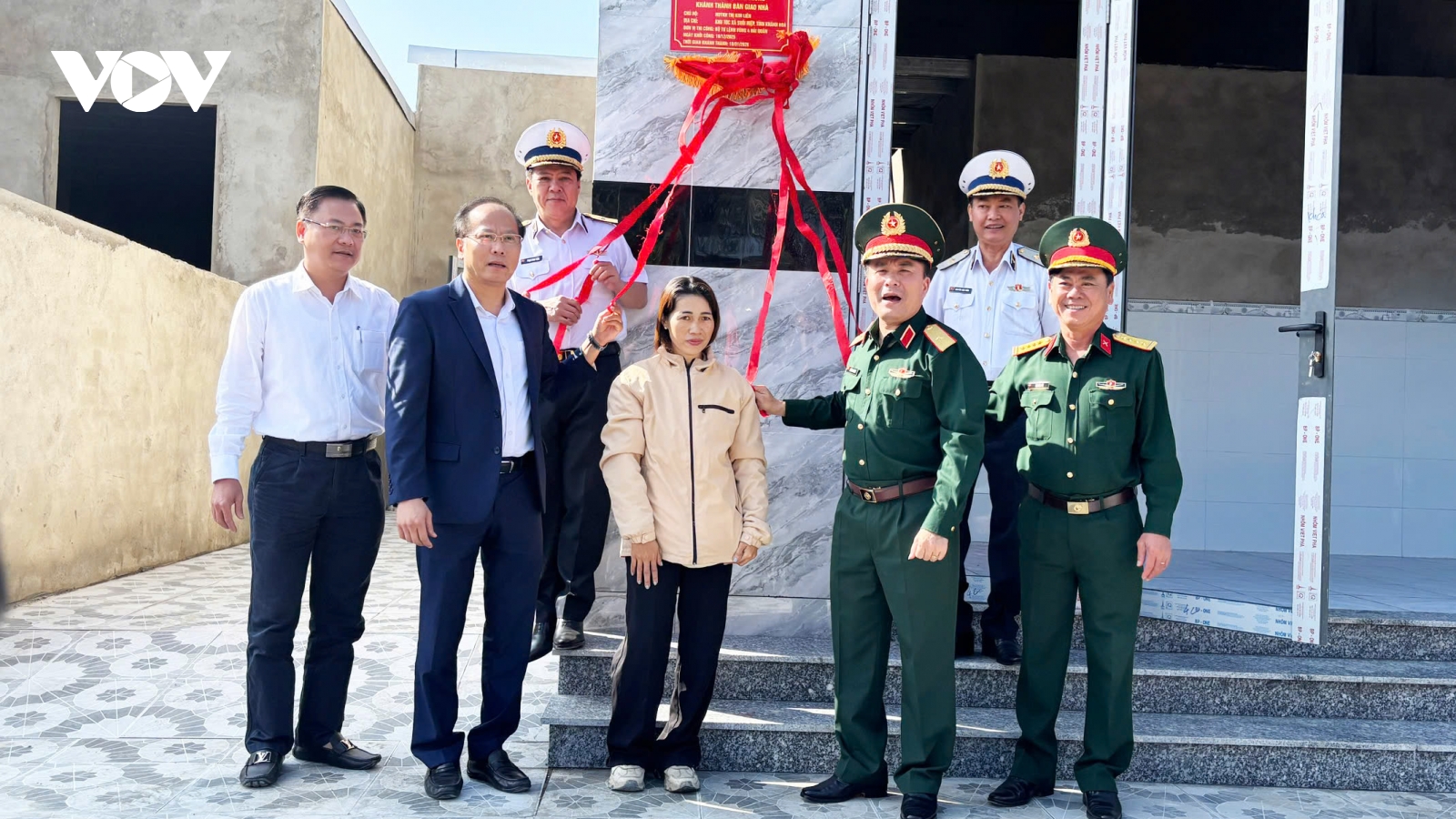 Quân chủng Hải quân bàn giao 11 căn nhà trong "Chiến dịch Quang Trung"