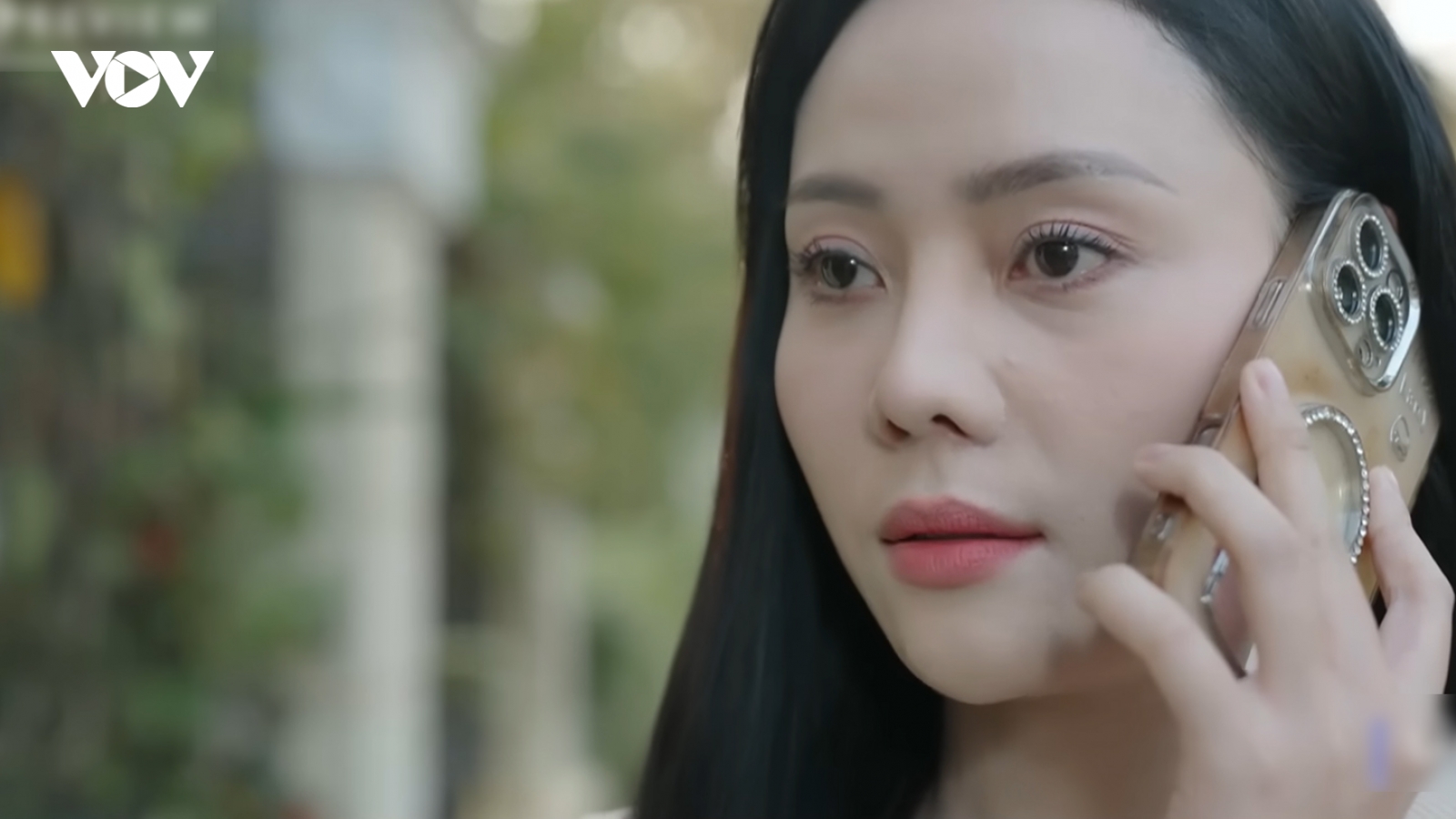 Lằn ranh tập 54: Người tình đến tận nhà ép Phó bí thư Sách gặp mặt