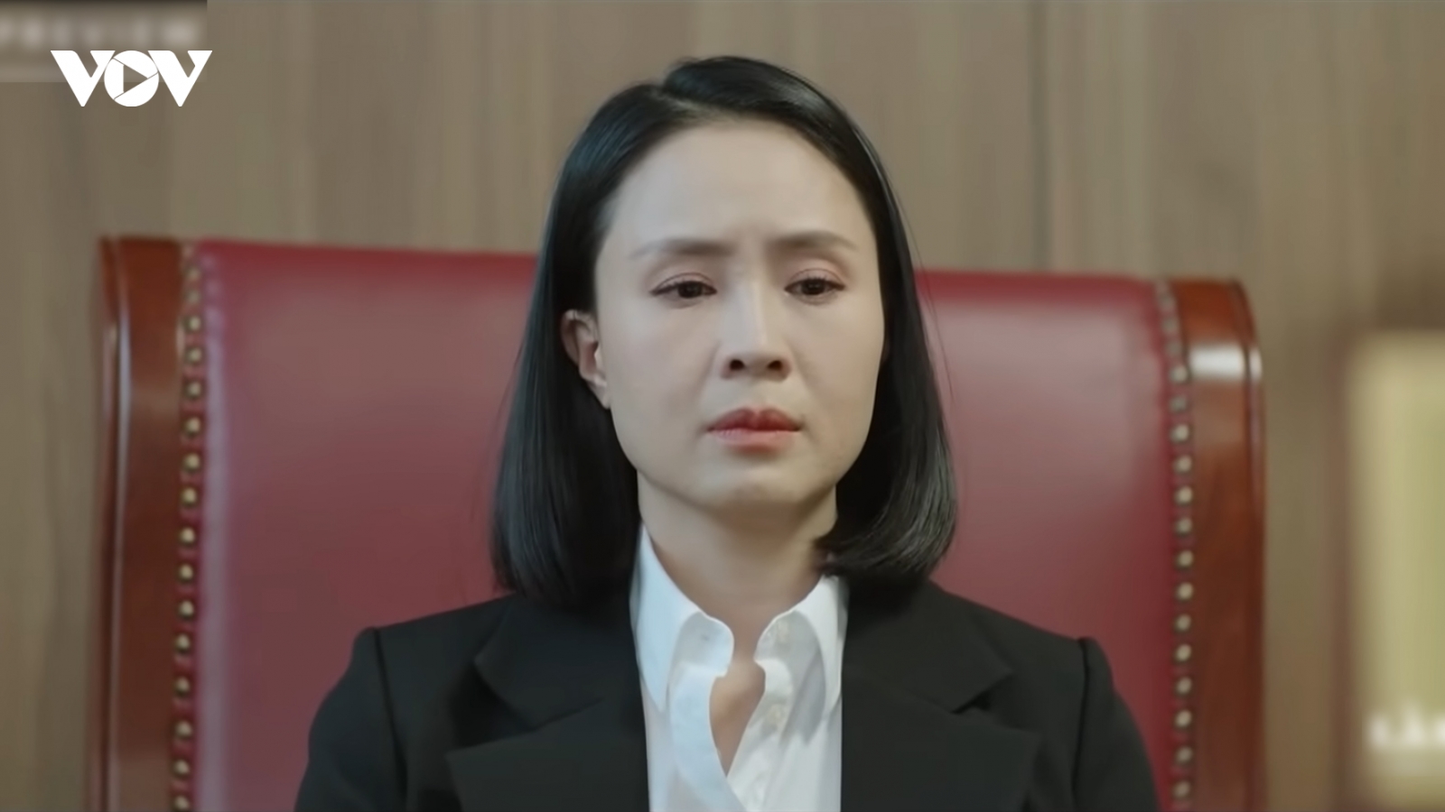 “Lằn ranh” tập 57: Viện phó Thu thất thần khi Triển sắp bị bắt