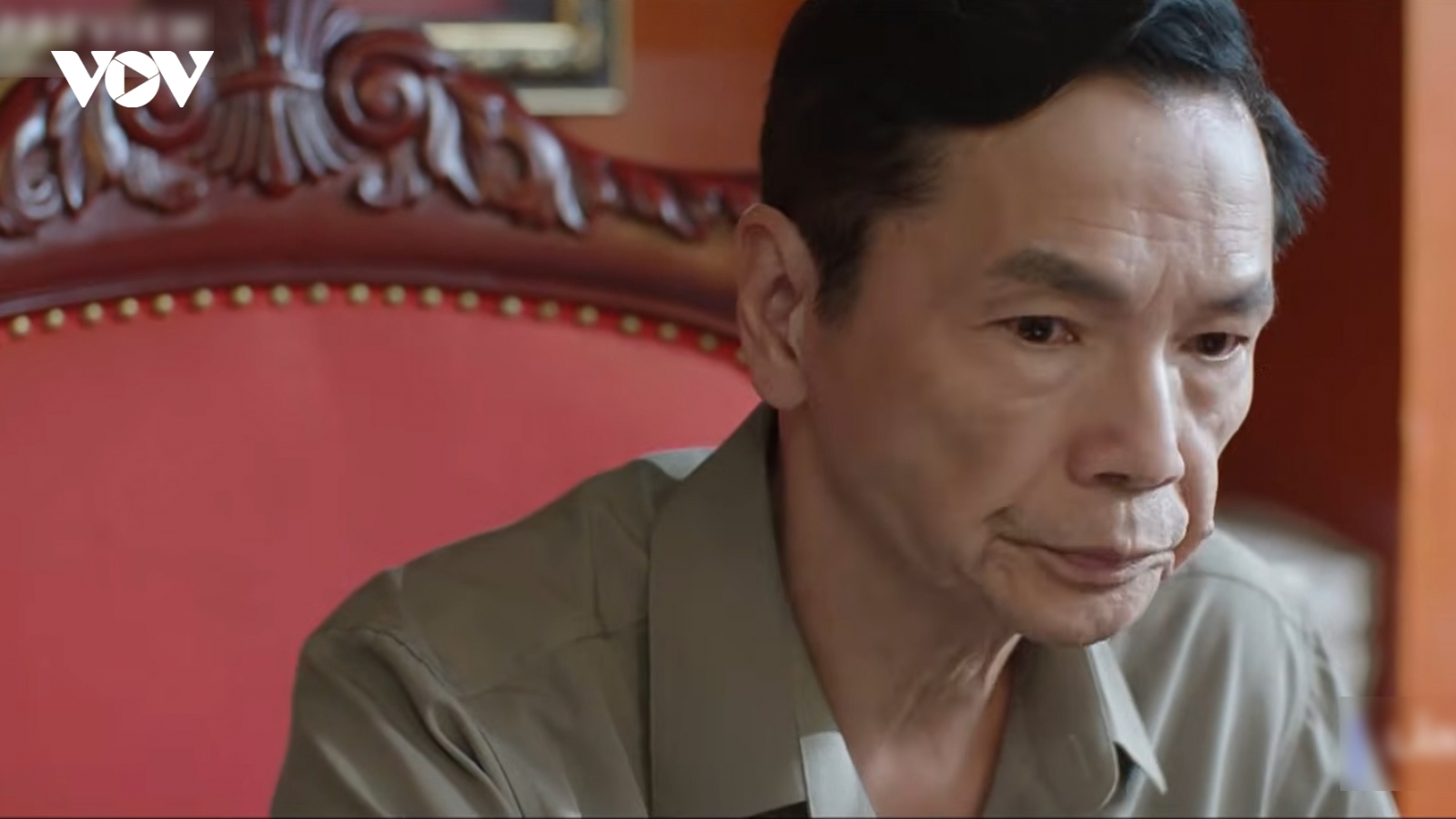 "Lằn ranh" tập cuối: Ông Sách đầu thú, Triển bật khóc trong tù