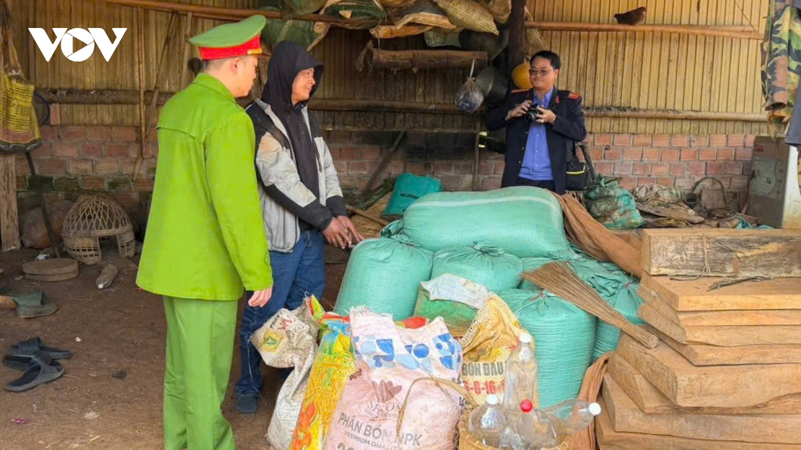 Bắt giữ đối tượng vào buôn cướp giữa ban ngày