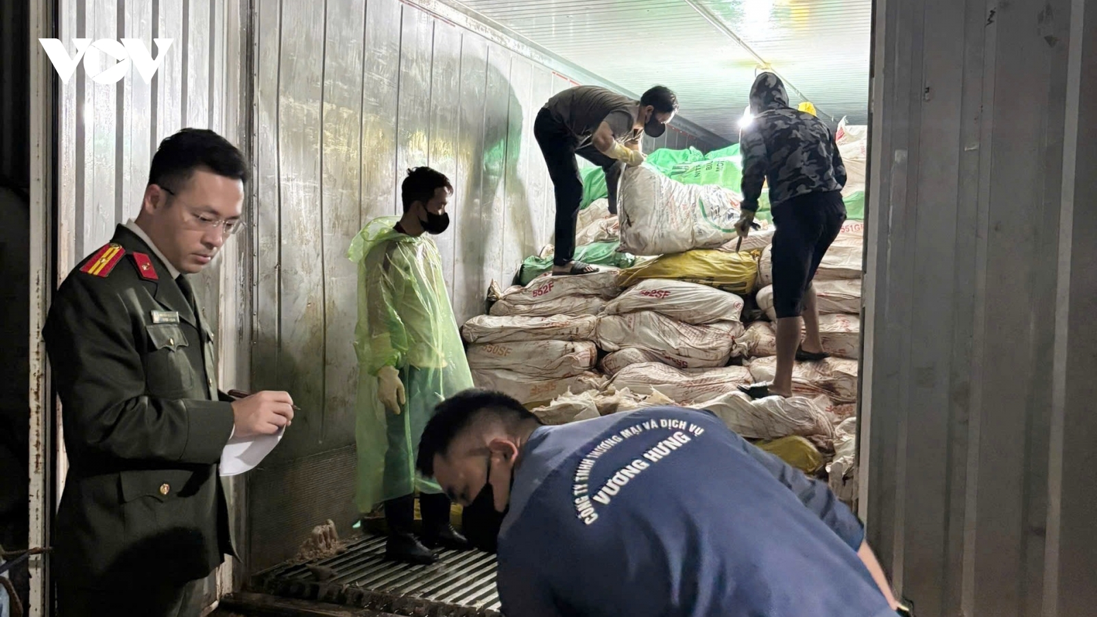 Thu giữ hơn 60 tấn lòng lợn không rõ nguồn gốc