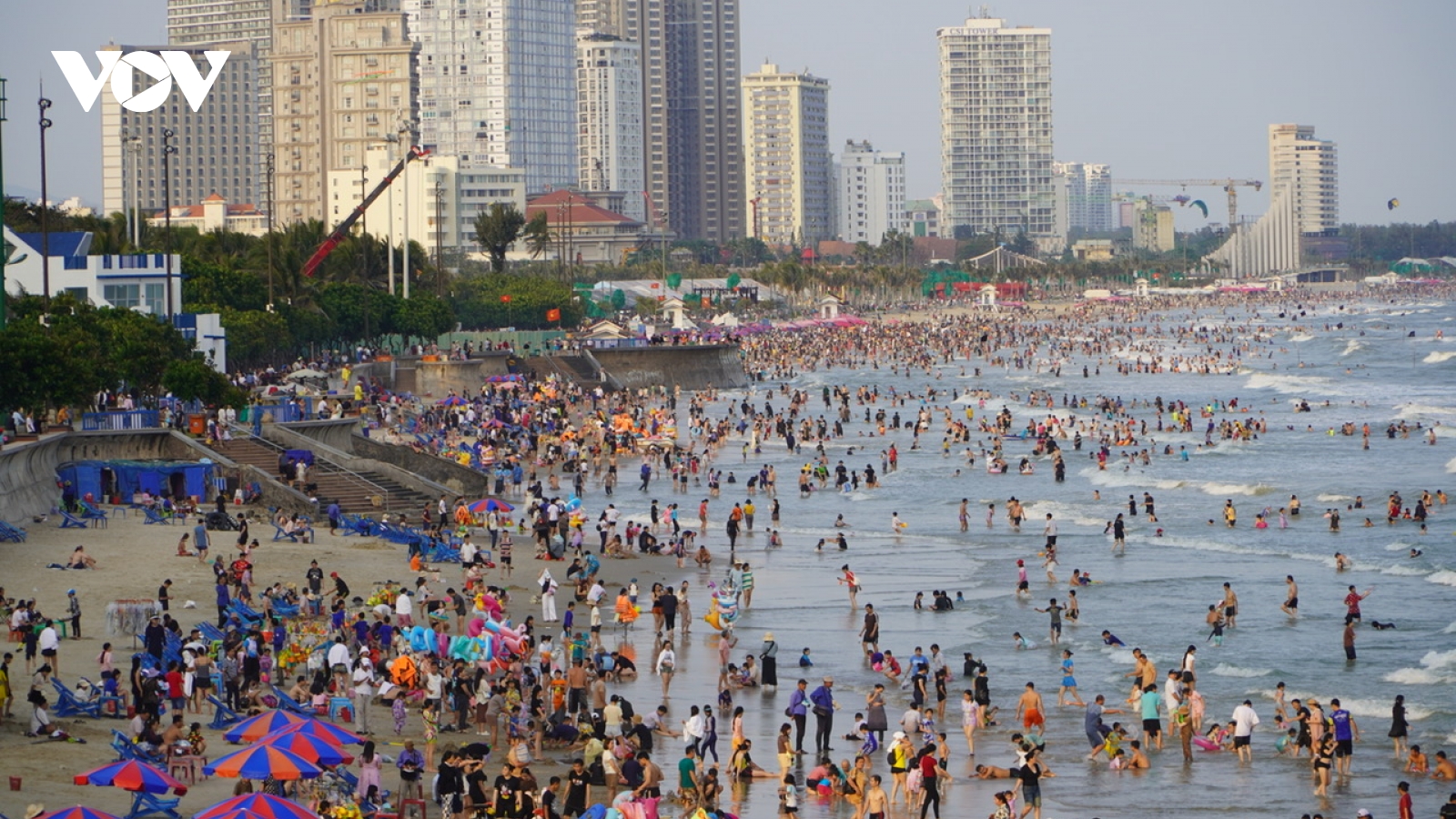 Công viên Vũng Tàu - Quảng trường Tam Thắng đông đúc người ngày đầu năm