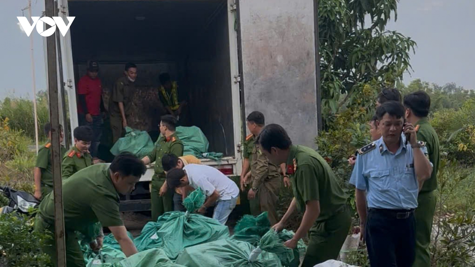 Phát hiện 4 tấn mỹ phẩm không hóa đơn, chứng từ