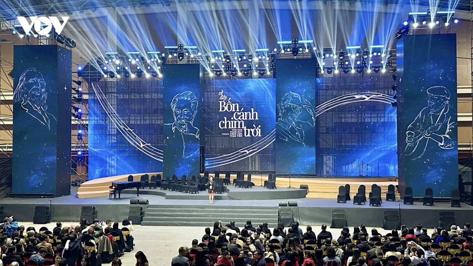 Vụ huỷ show "Về đây bốn cánh chim trời": Khán giả được hoàn tiền vé như thế nào?