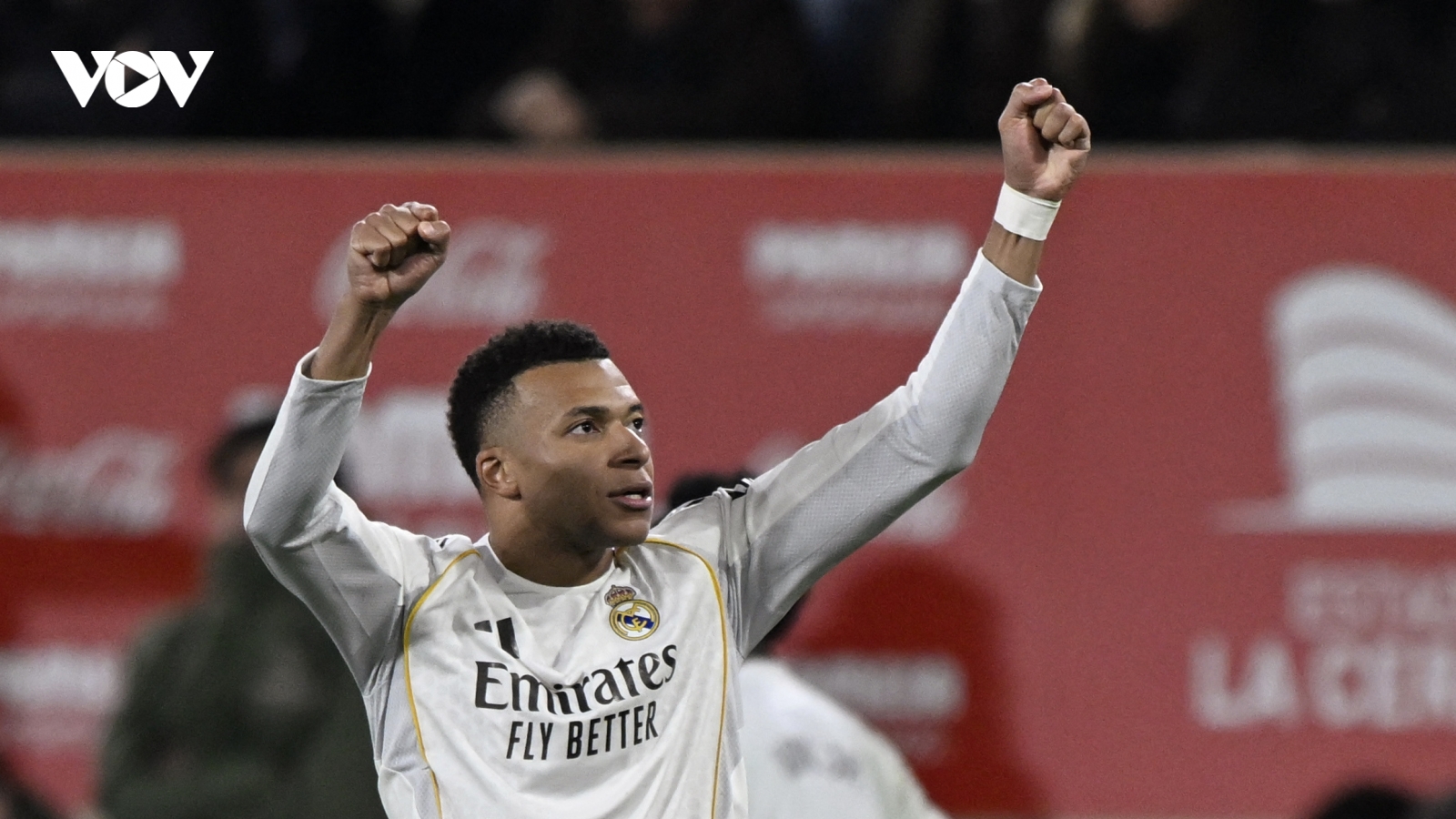Mbappe tỏa sáng, Real Madrid soán ngôi đầu của Barca