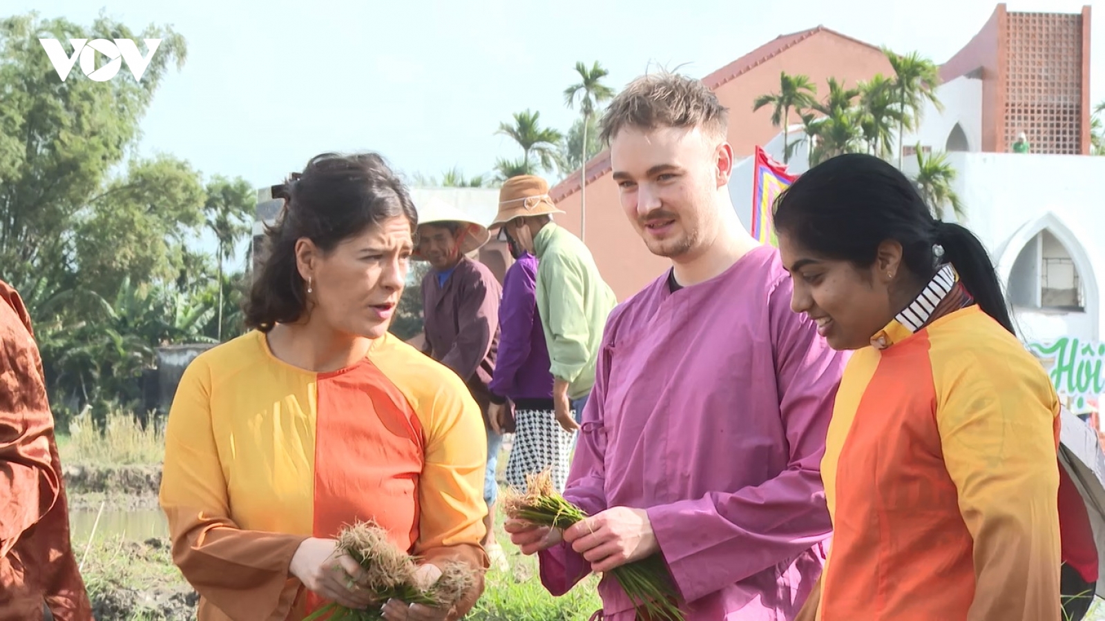 Đến Đà Nẵng, du khách bỏ phố vào làng, “sống thử” đời thôn quê