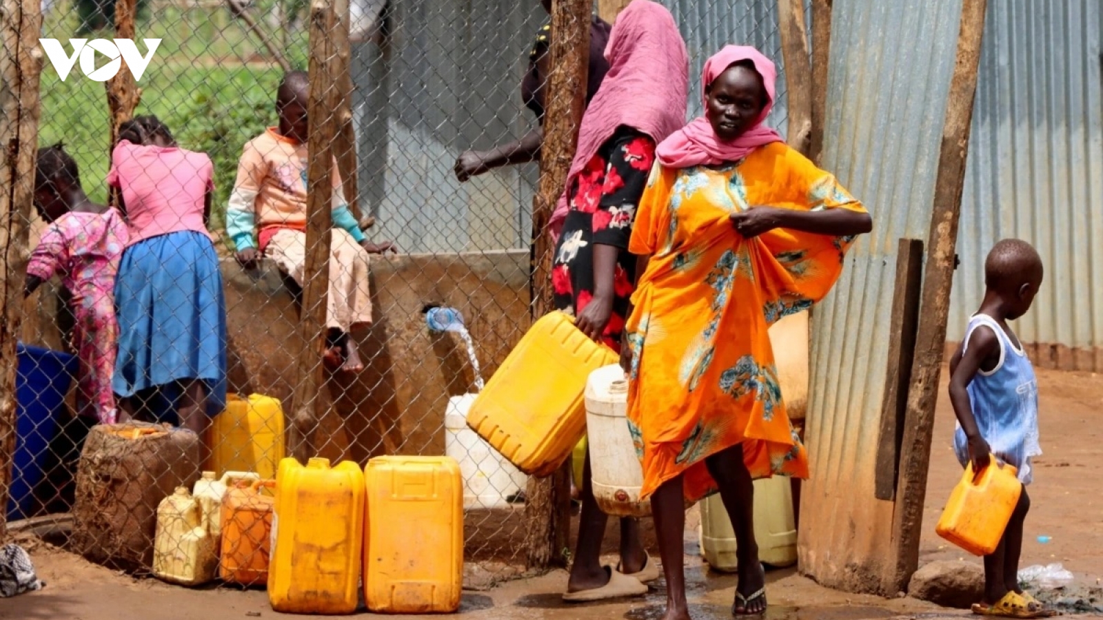 Xung đột bùng phát tại Nam Sudan khiến hàng trăm nghìn người di tản