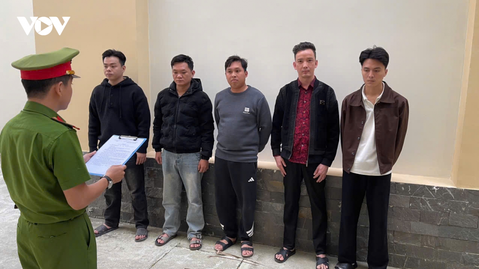 Khởi tố nhóm đối tượng cho vay lãi nặng thu lợi bất chính hơn 1,3 tỷ đồng