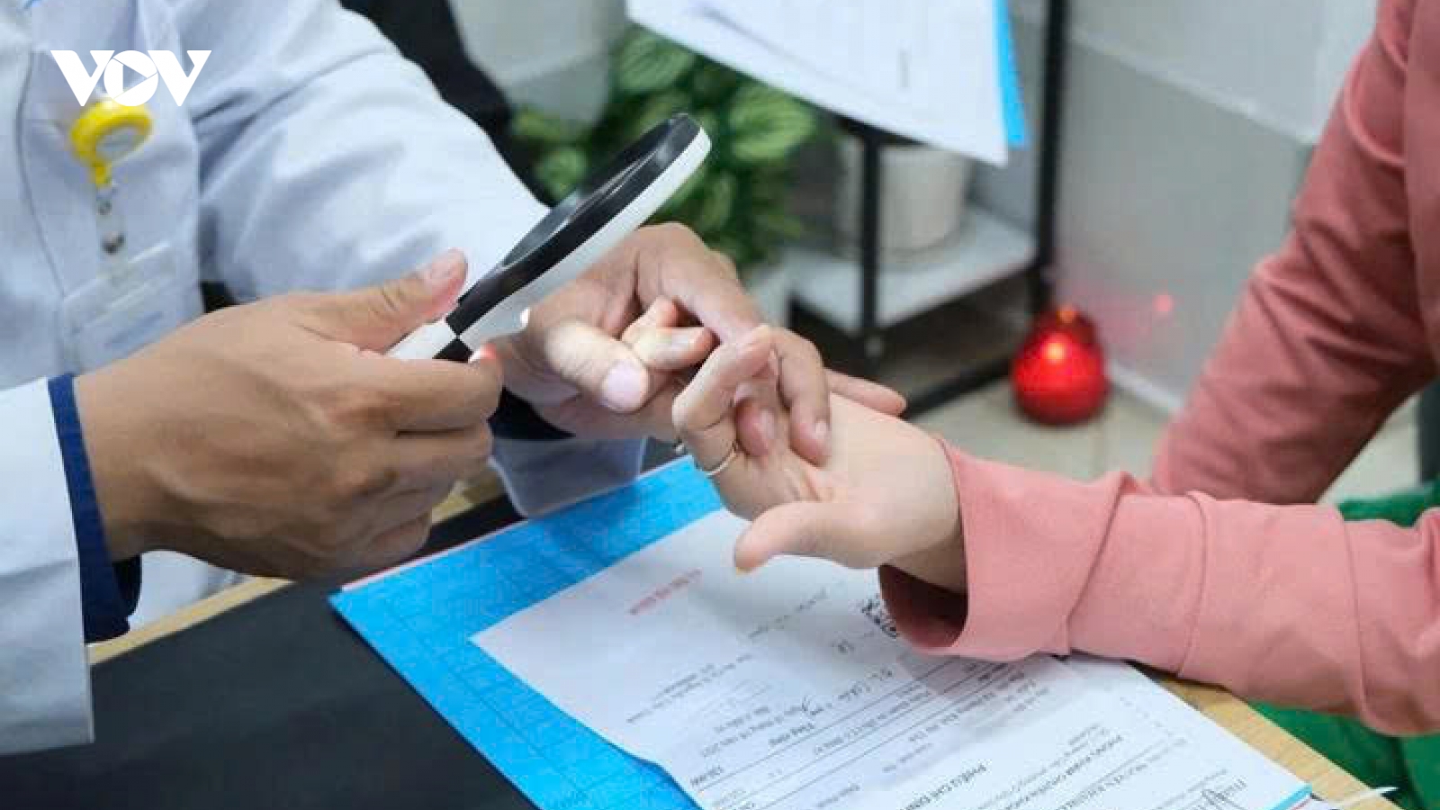 Ngứa dữ dội và mất ngủ kéo dài vào mùa đông, có thể chữa dứt điểm?