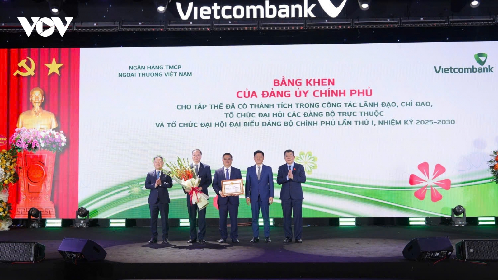 Vietcombank khẳng định bản lĩnh ngân hàng trụ cột, vượt thách thức, kiến tạo