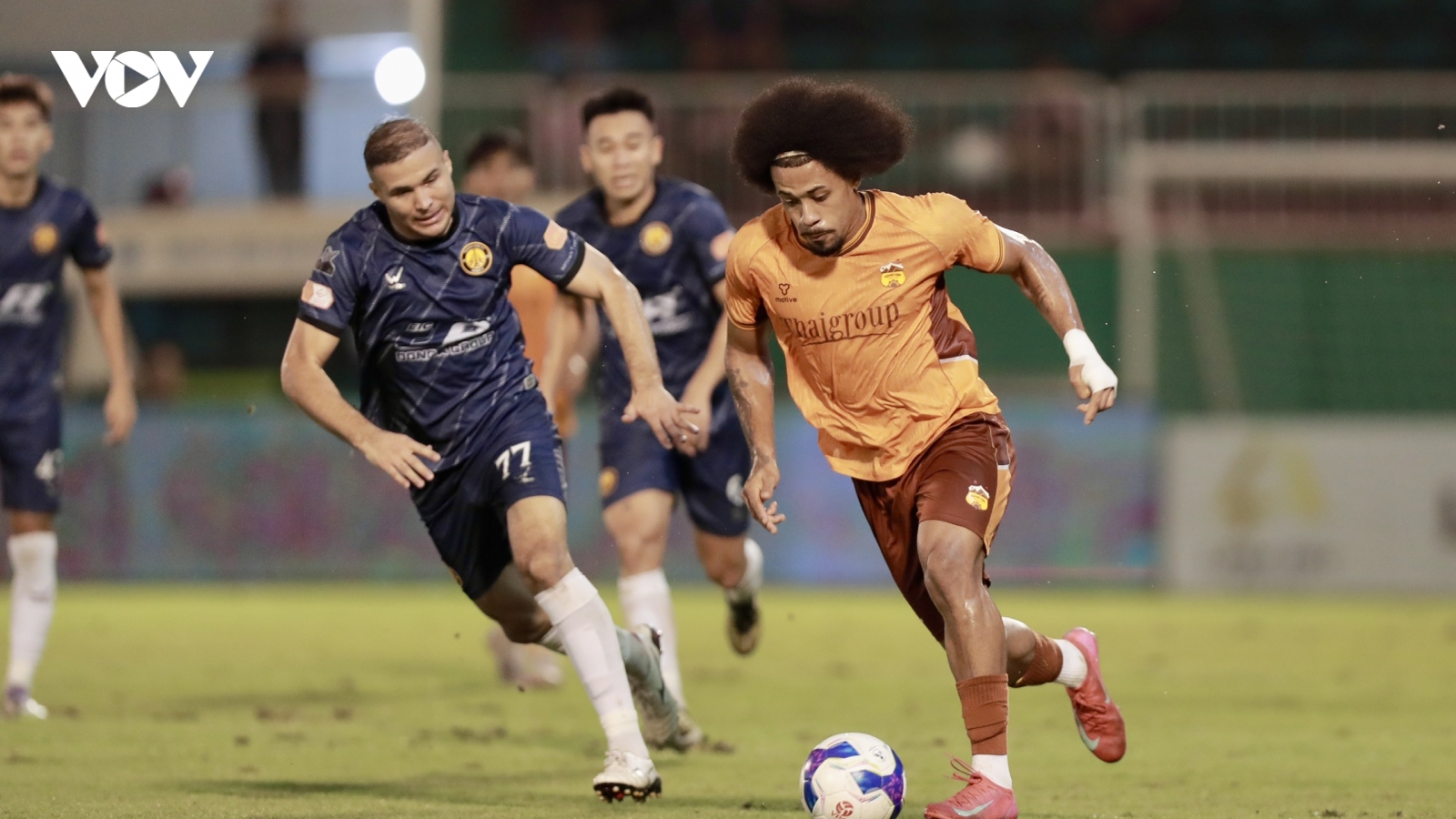 Chuyển nhượng V-League: Sôi động giai đoạn bổ sung cầu thủ giữa mùa