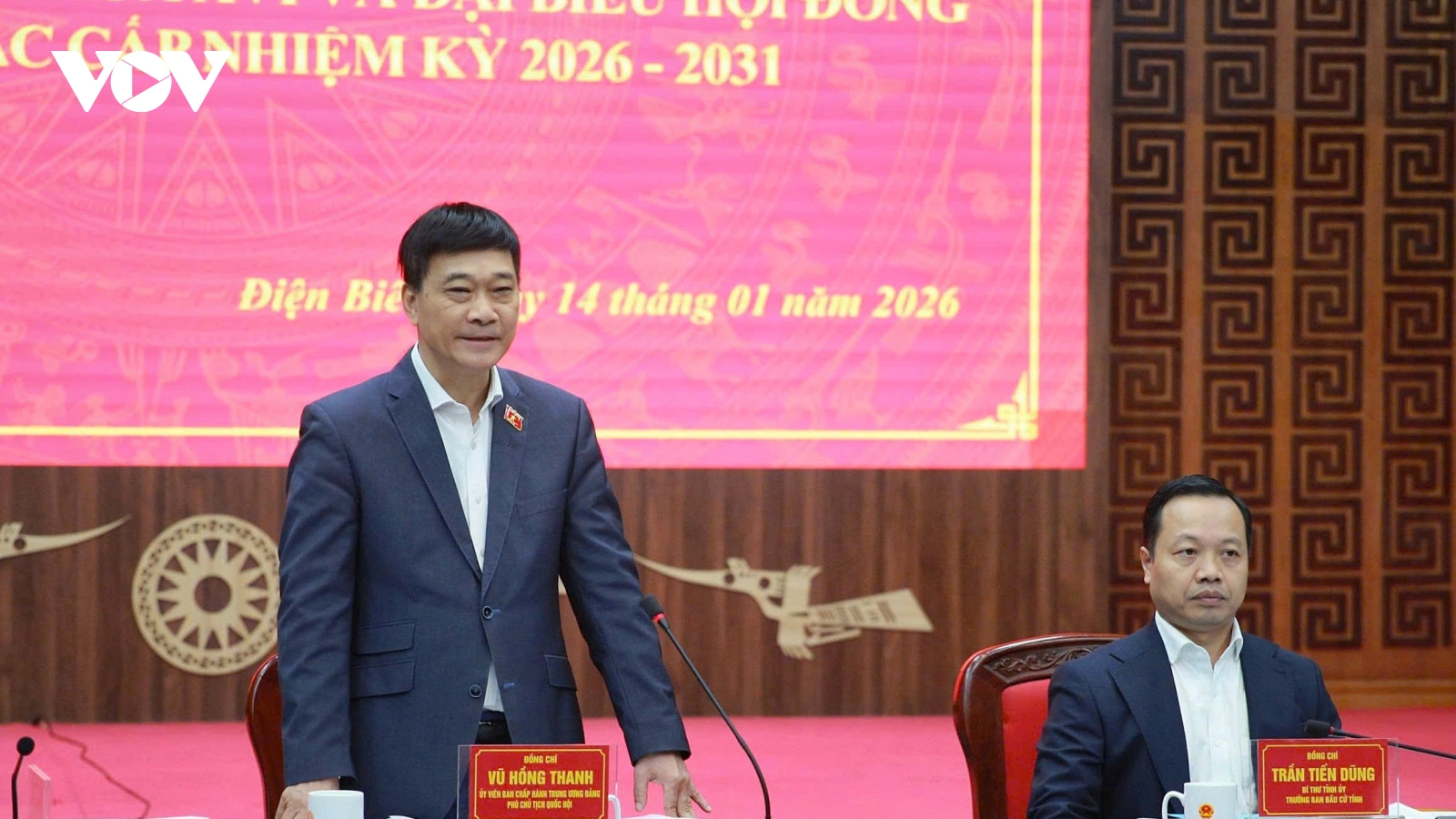 Phó Chủ tịch Quốc hội Vũ Hồng Thanh kiểm tra công tác bầu cử tại Điện Biên