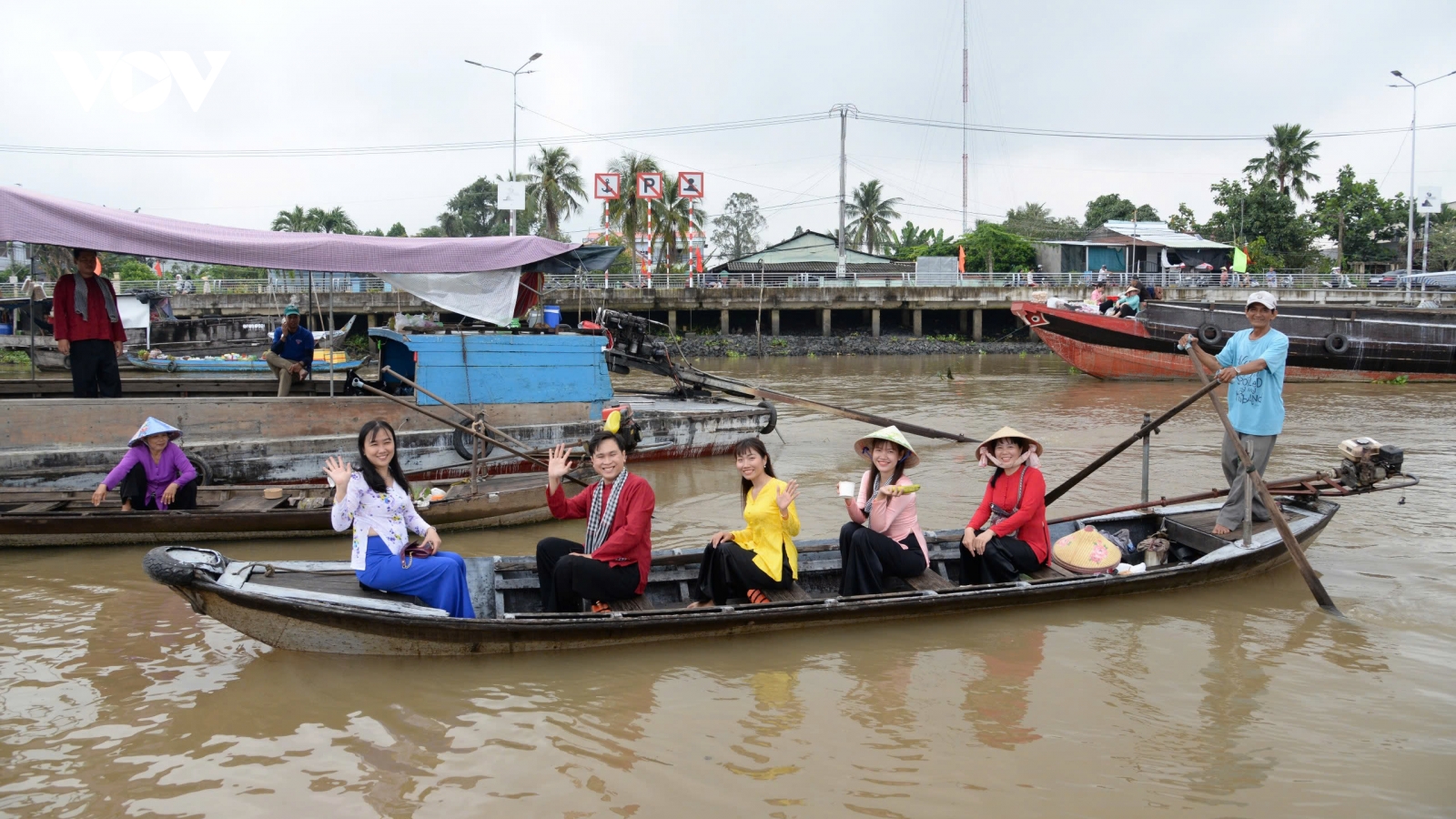 Ngành du lịch tỉnh Đồng Tháp giúp người dân vươn lên làm giàu