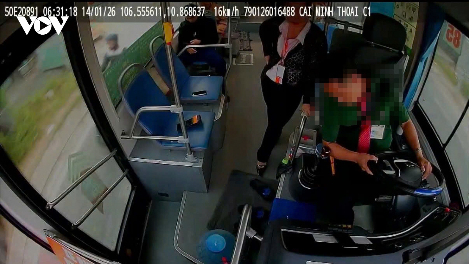 Tài xế xe buýt đột quỵ lúc chở hàng chục hành khách