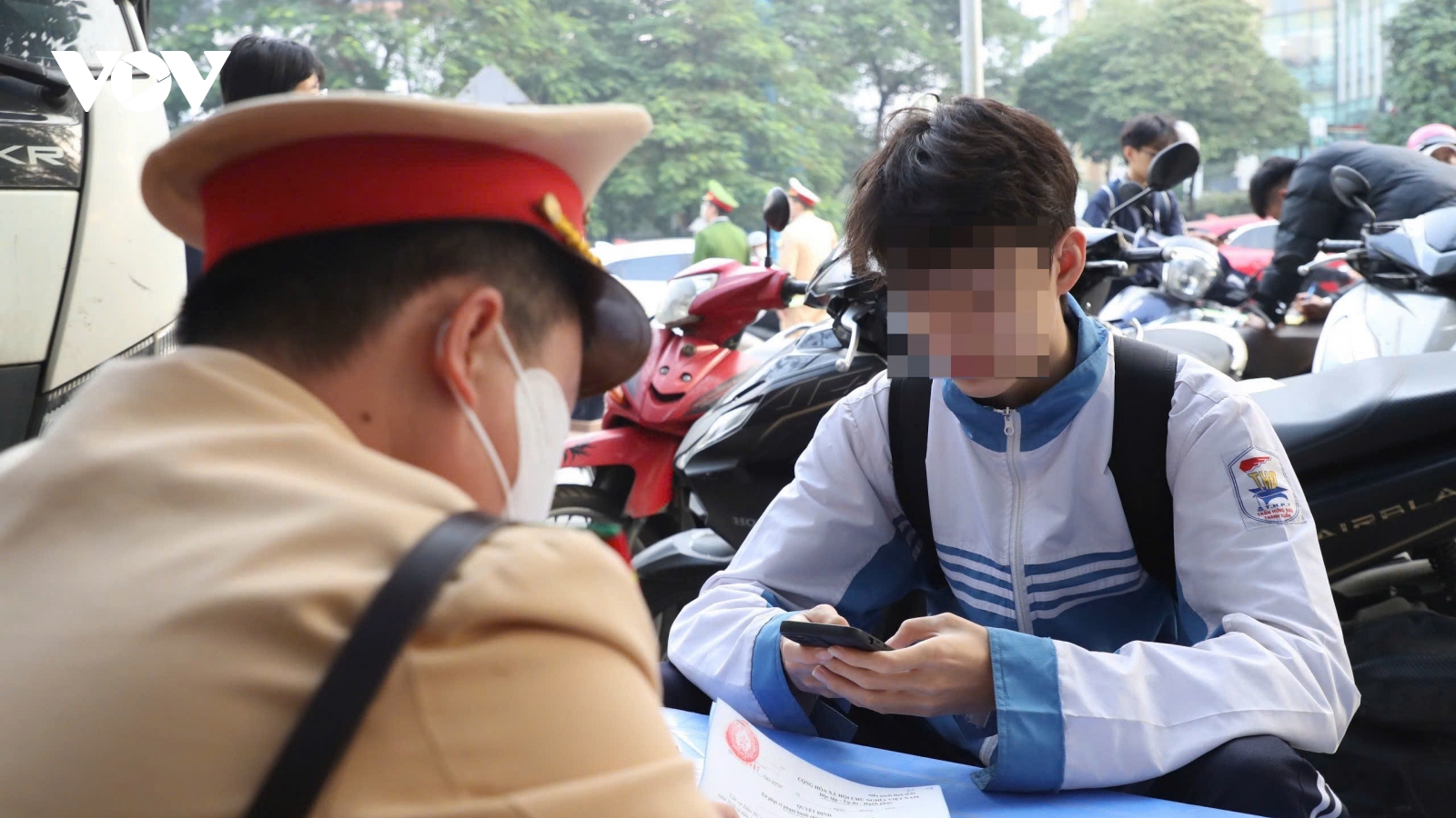Phát hiện, xử lý gần 1.700 học sinh ở Hà Nội vi phạm giao thông trong tháng 1/2026