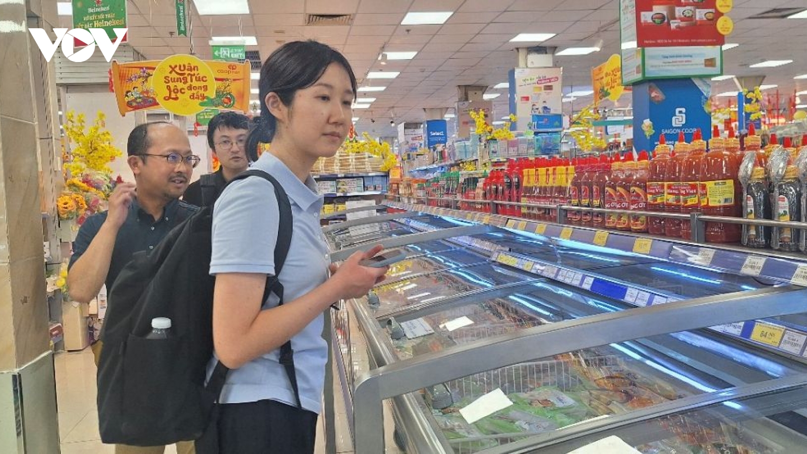 Nguồn hàng Tết dồi dào, người dân ưu tiên an toàn thực phẩm