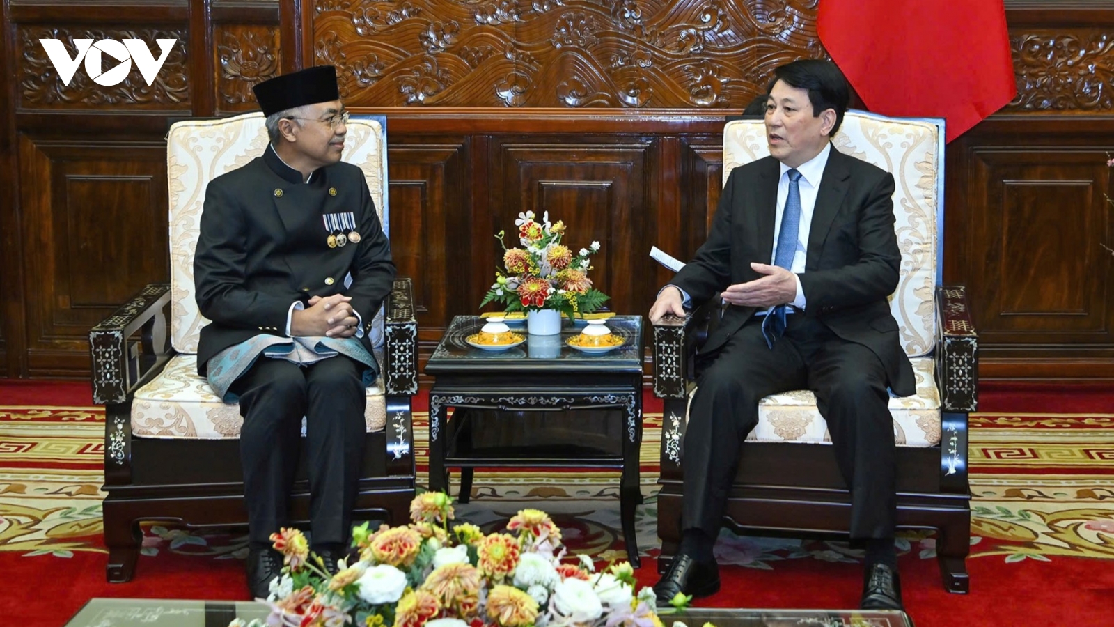 Chủ tịch nước Lương Cường tiếp các Đại sứ trình Quốc thư