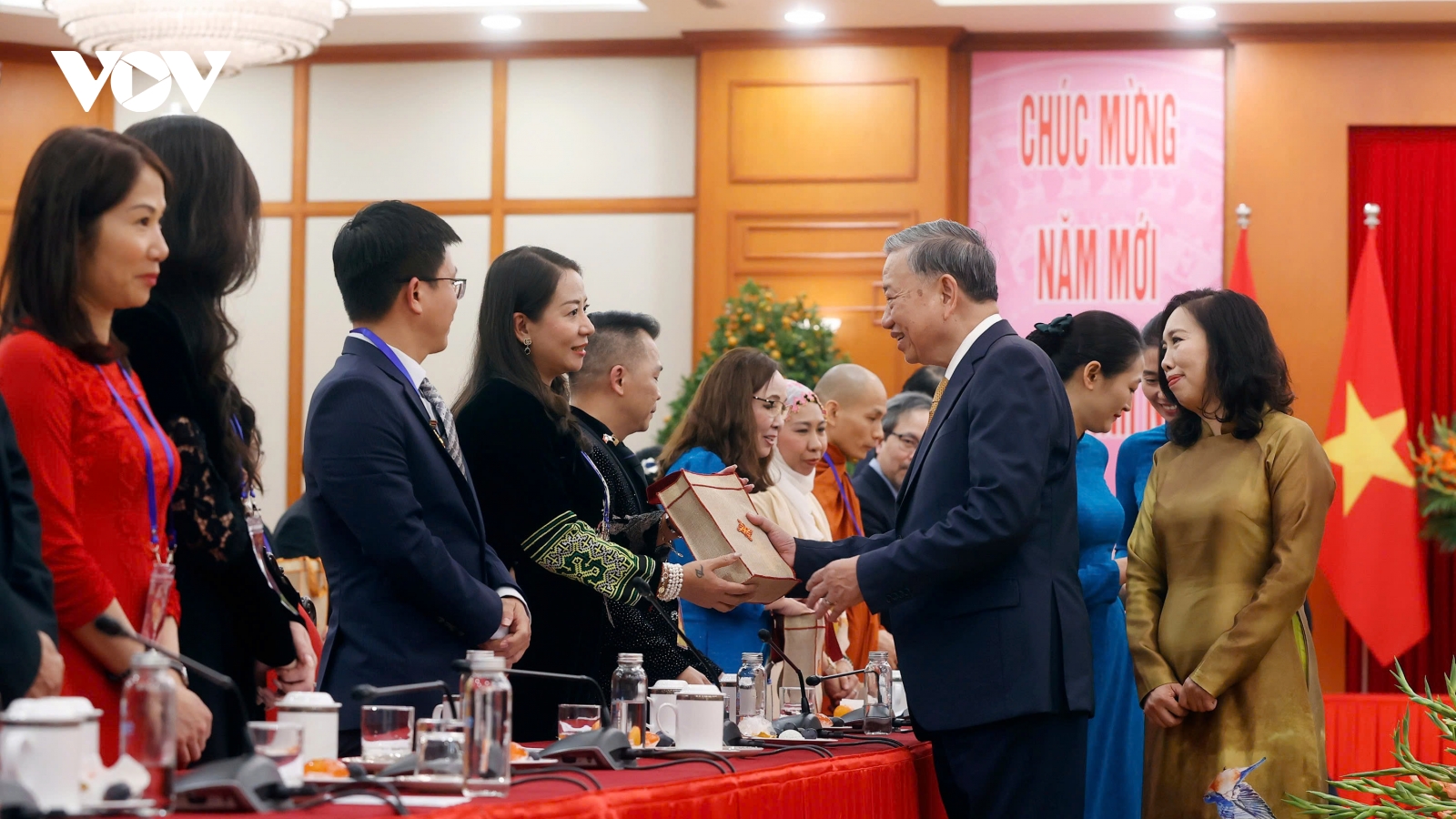 Tổng Bí thư Tô Lâm gặp mặt đoàn kiều bào dự chương trình “Xuân Quê hương 2026”