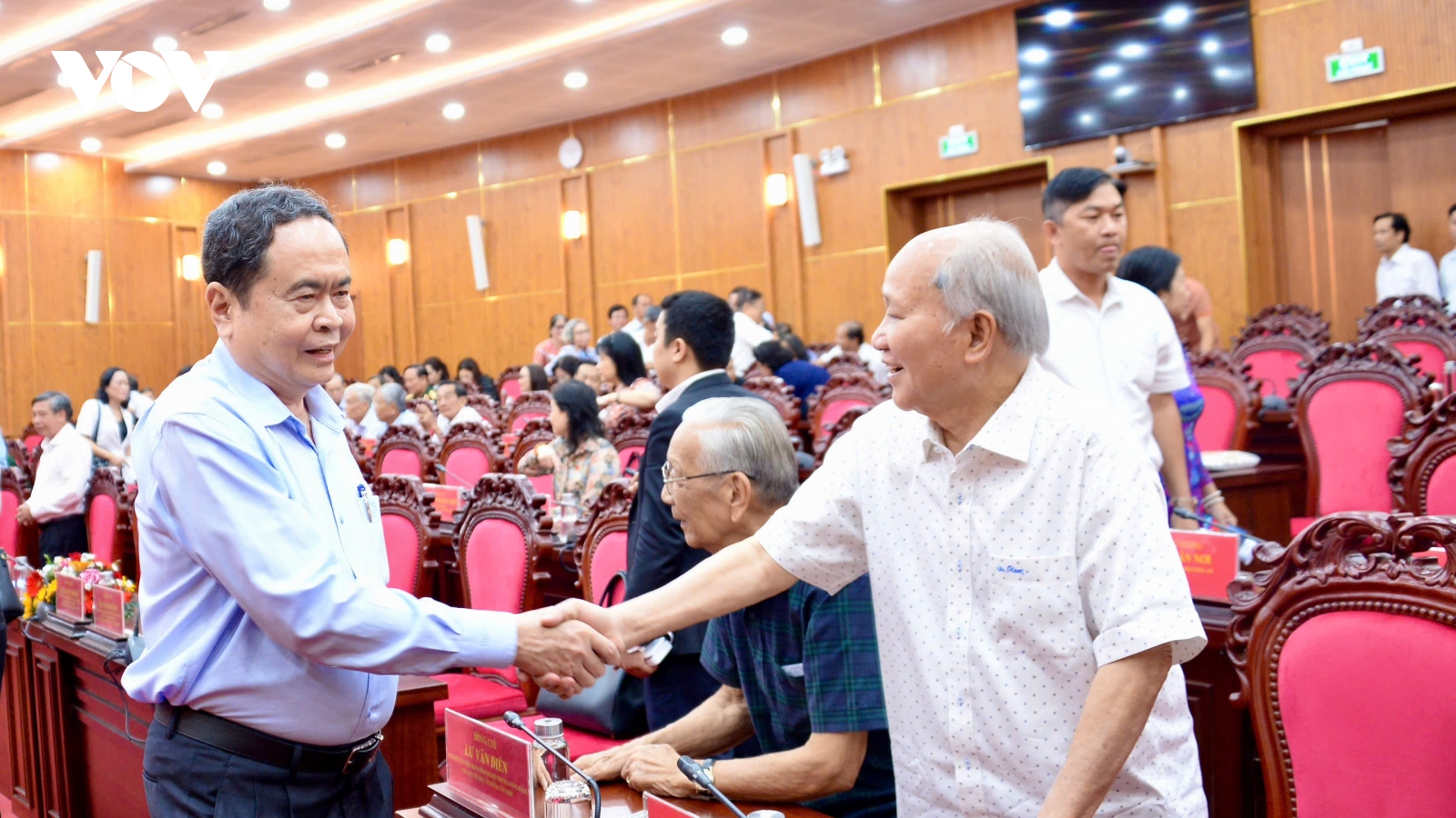 Chủ tịch Quốc hội gặp mặt nguyên lãnh đạo TP Cần Thơ qua các thời kỳ