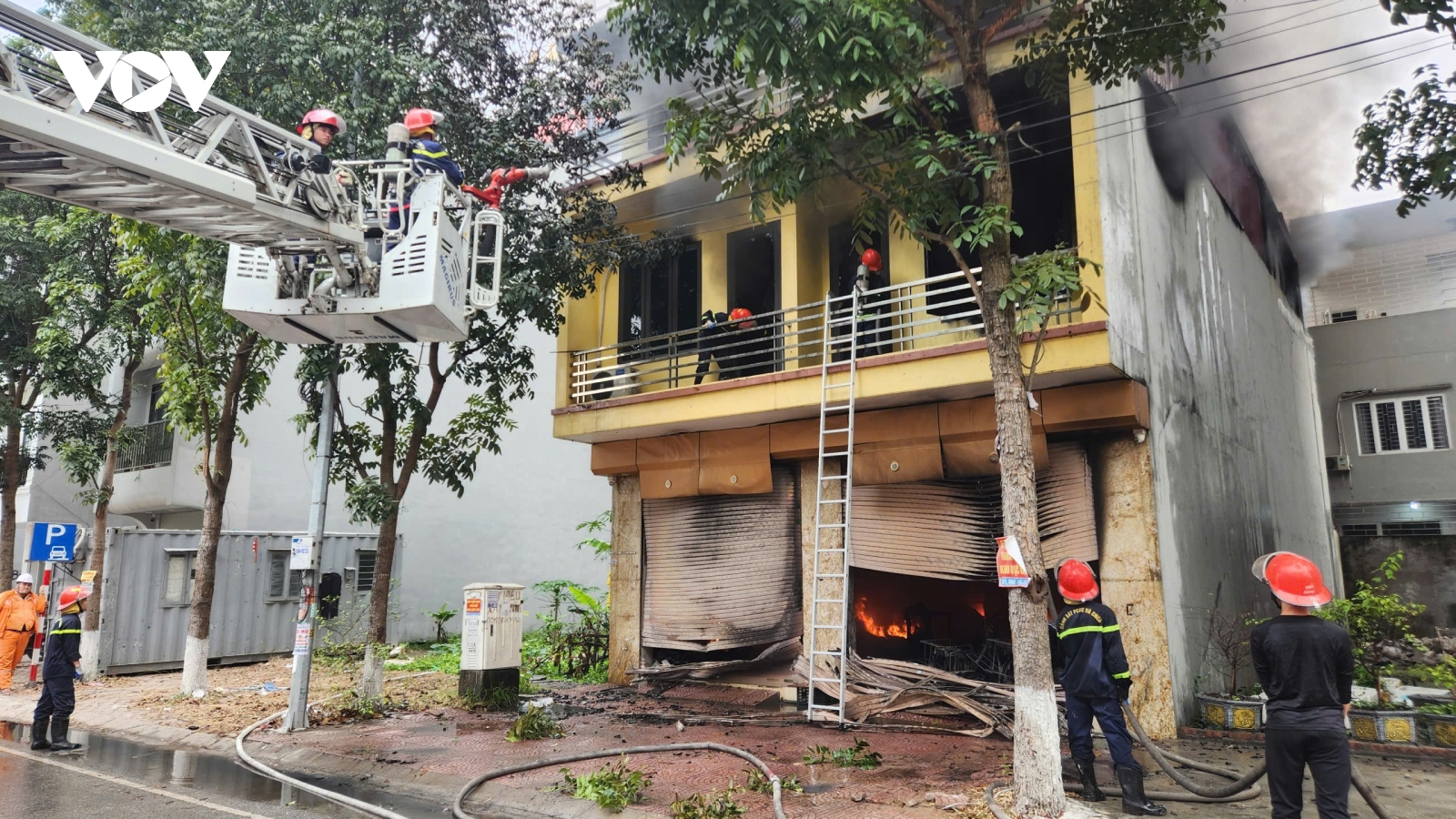 Cháy lớn tại cửa hàng kinh doanh đồ nhựa ở Bắc Ninh ngày cận Tết