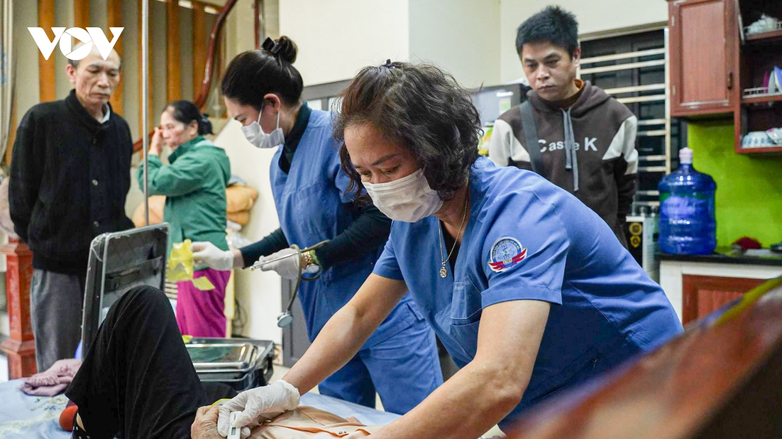 Những chuyến xe cấp cứu 115 xuyên đêm cùng các y, bác sĩ không ngày nghỉ Tết