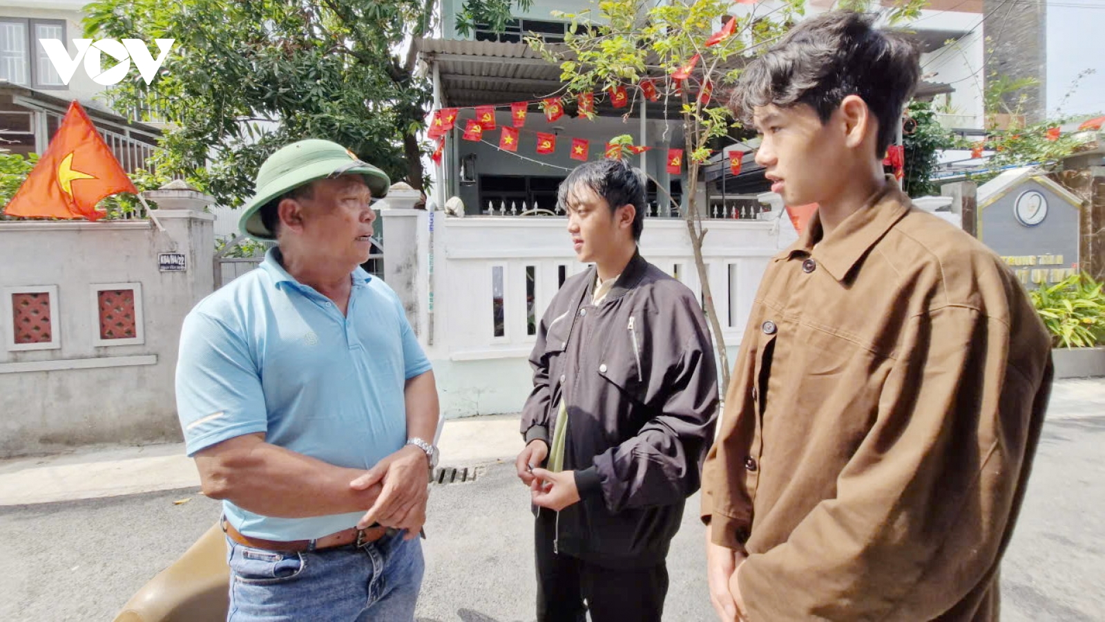 Đa dạng hình thức vận động công nhân đi bầu cử