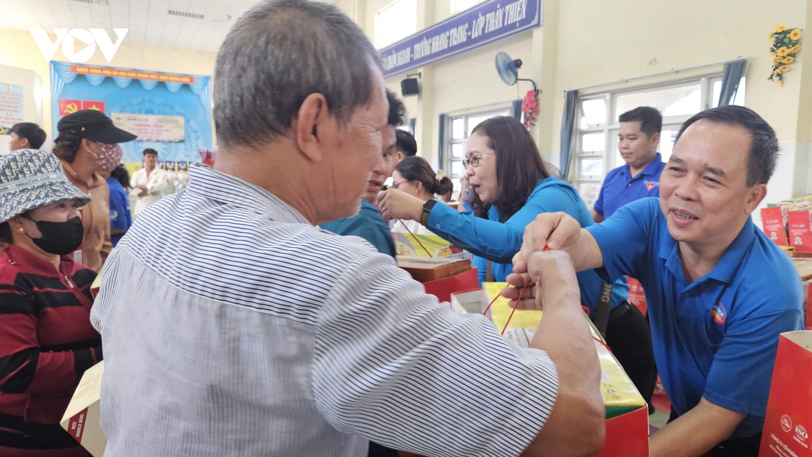 Trao 800 phần quà “Xuân đoàn kết – Tết nghĩa tình” cho người dân Cần Giờ