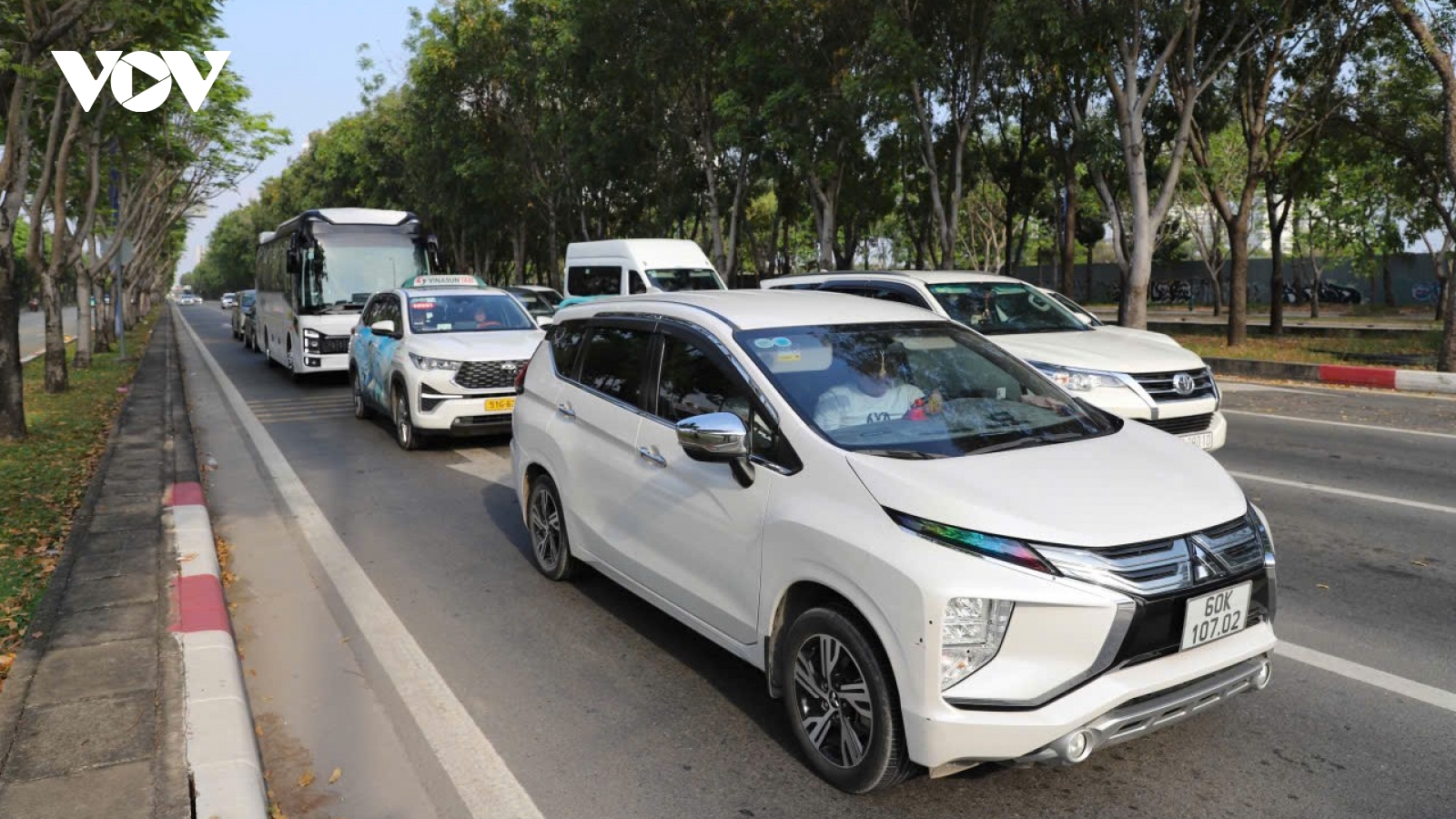 Người dân trở lại TP.HCM sau Tết, đi lại thuận lợi, không xảy ra ùn tắc