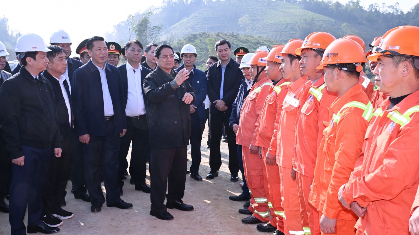 Thủ tướng: Mở đường cao tốc đến đâu sẽ mở ra không gian phát triển mới đến đó