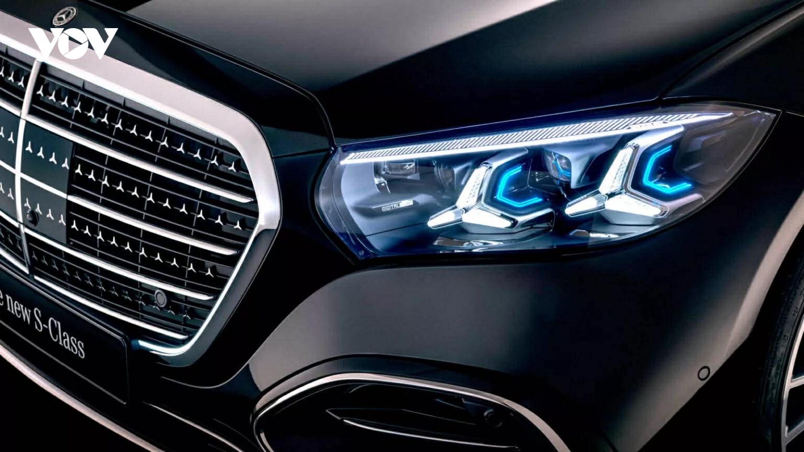 Đèn pha Mercedes-Benz S-Class có thể "giao tiếp" với người lái