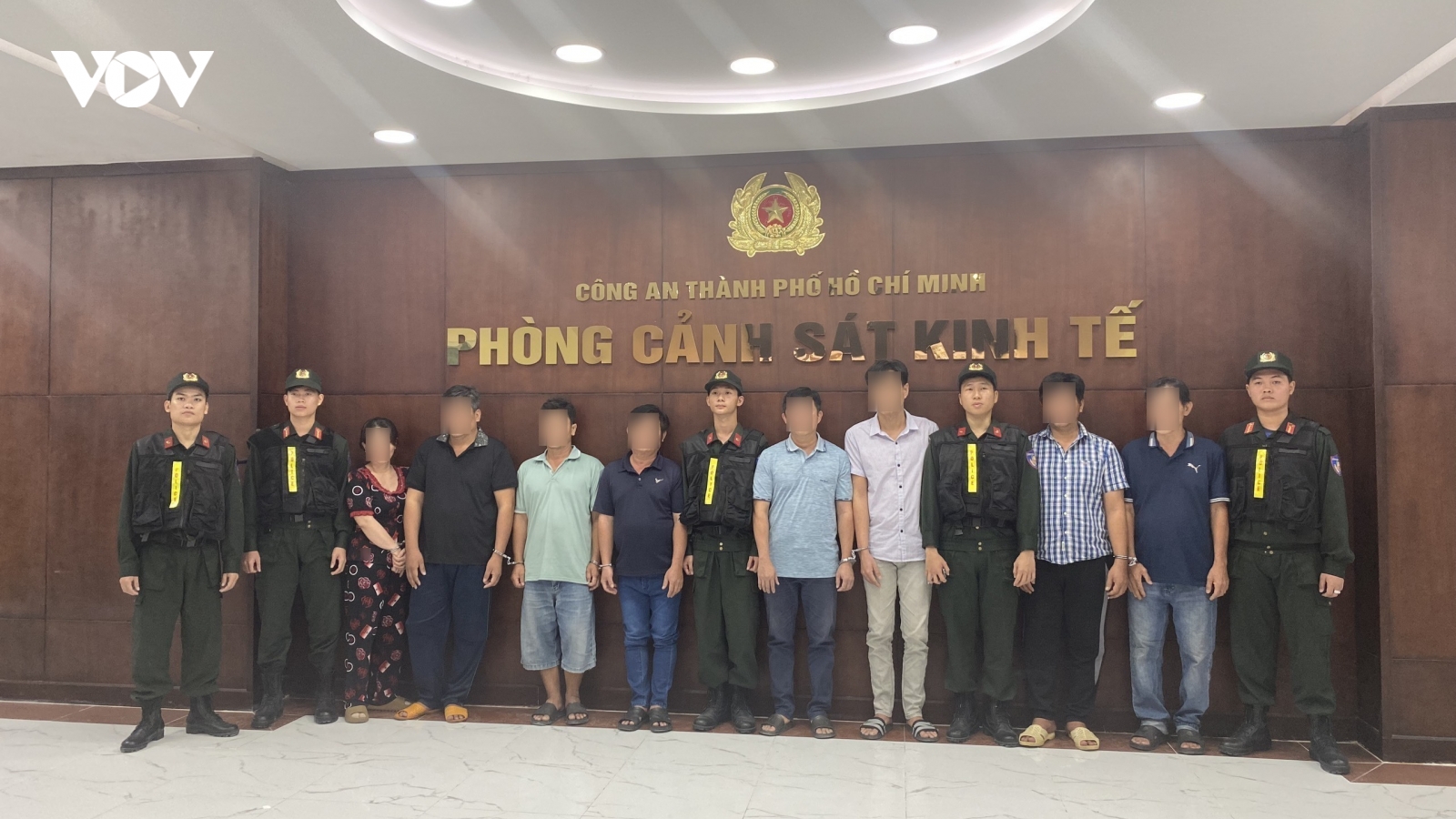 Khởi tố 8 đối tượng sản xuất, bán xăng giả tại TP.HCM