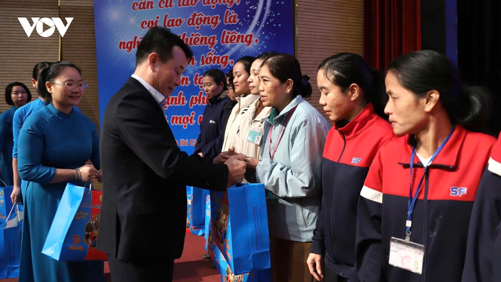 “Tết Sum vầy - Xuân ơn Đảng” cùng công nhân, lao động Hải Phòng
