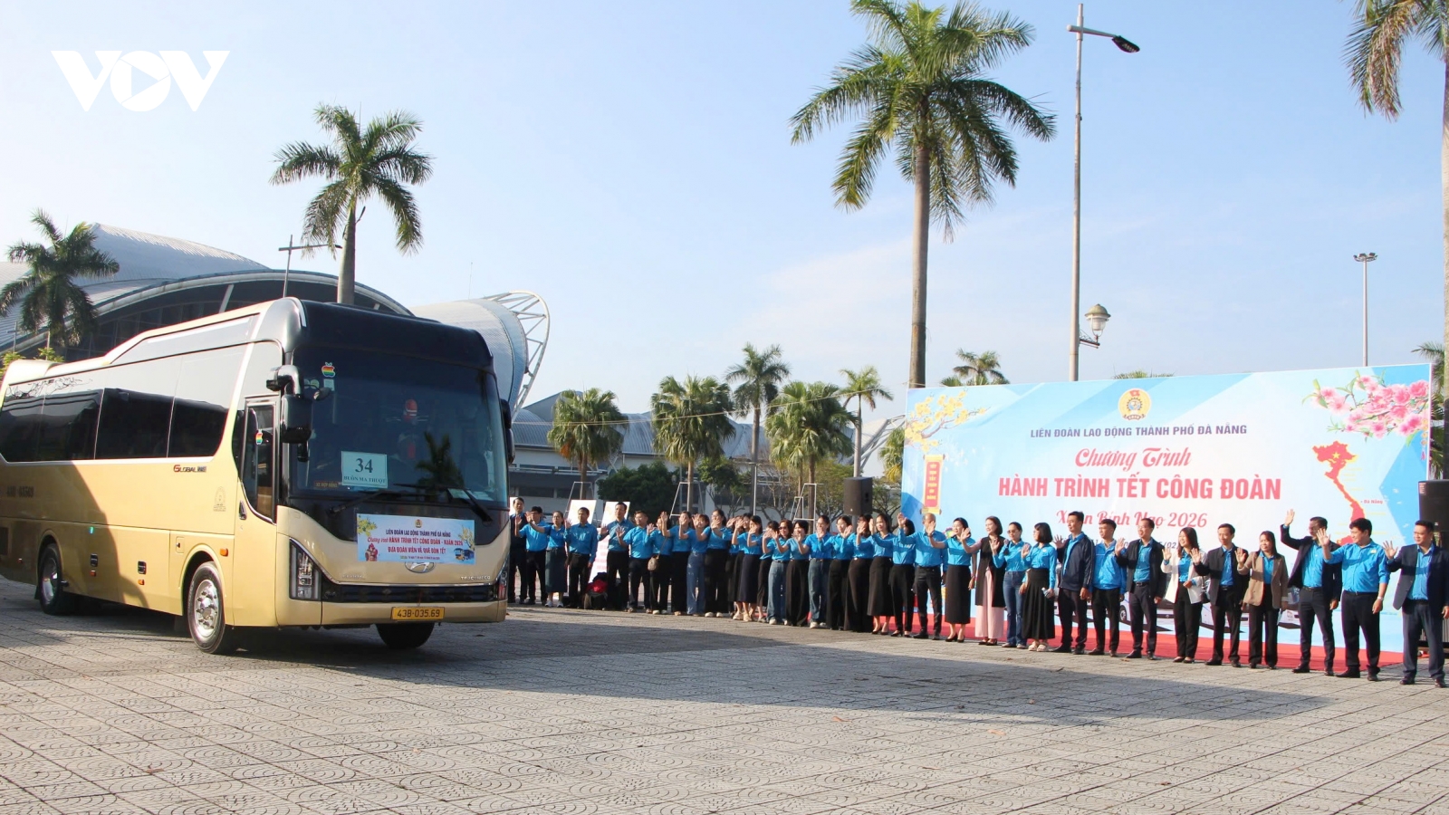 Đà Nẵng tổ chức 105 chuyến xe Công đoàn đưa công nhân về quê ăn Tết