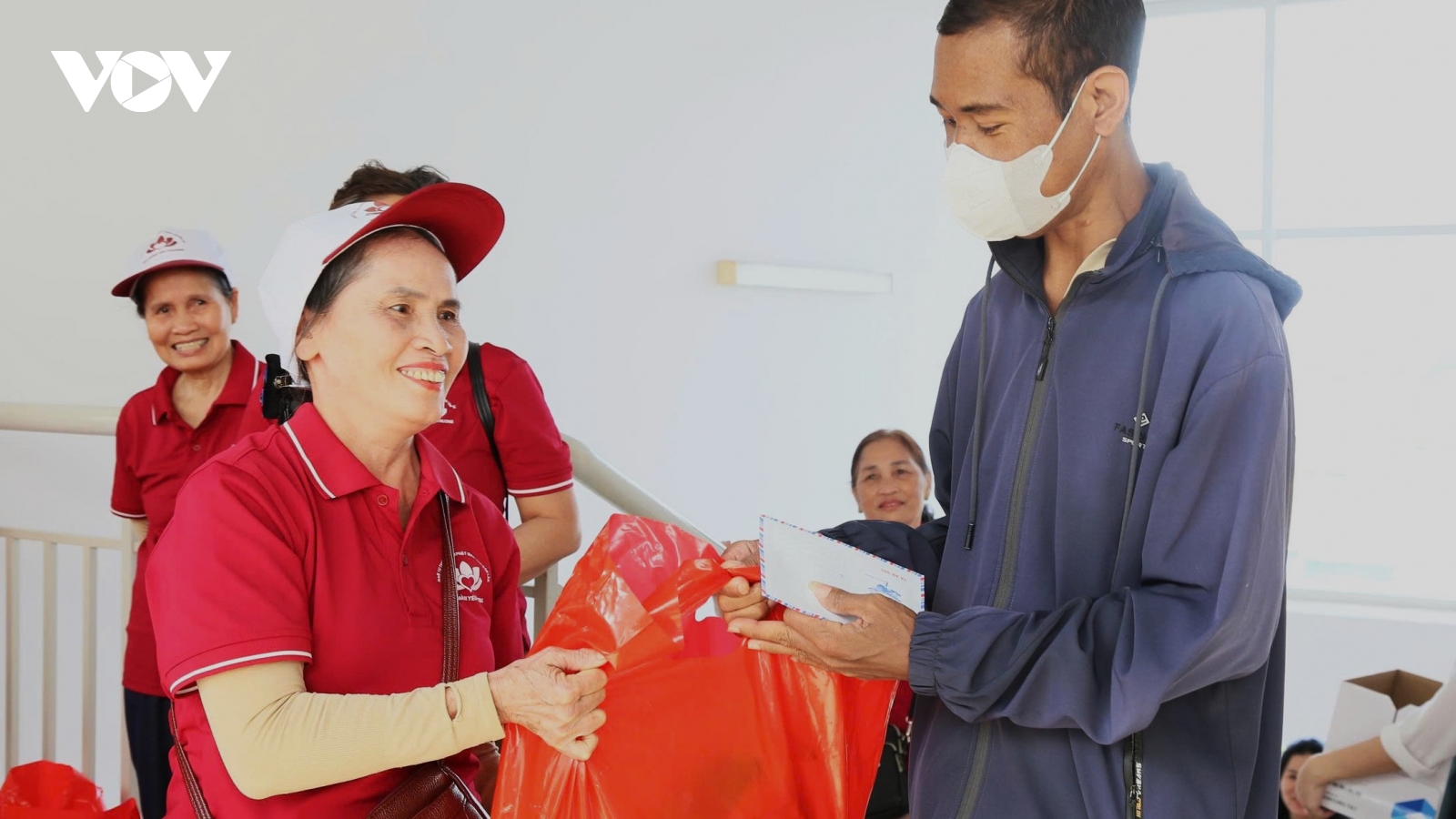 500 suất quà Tết nghĩa tình đến với bệnh nhân khó khăn ở Đắk Lắk