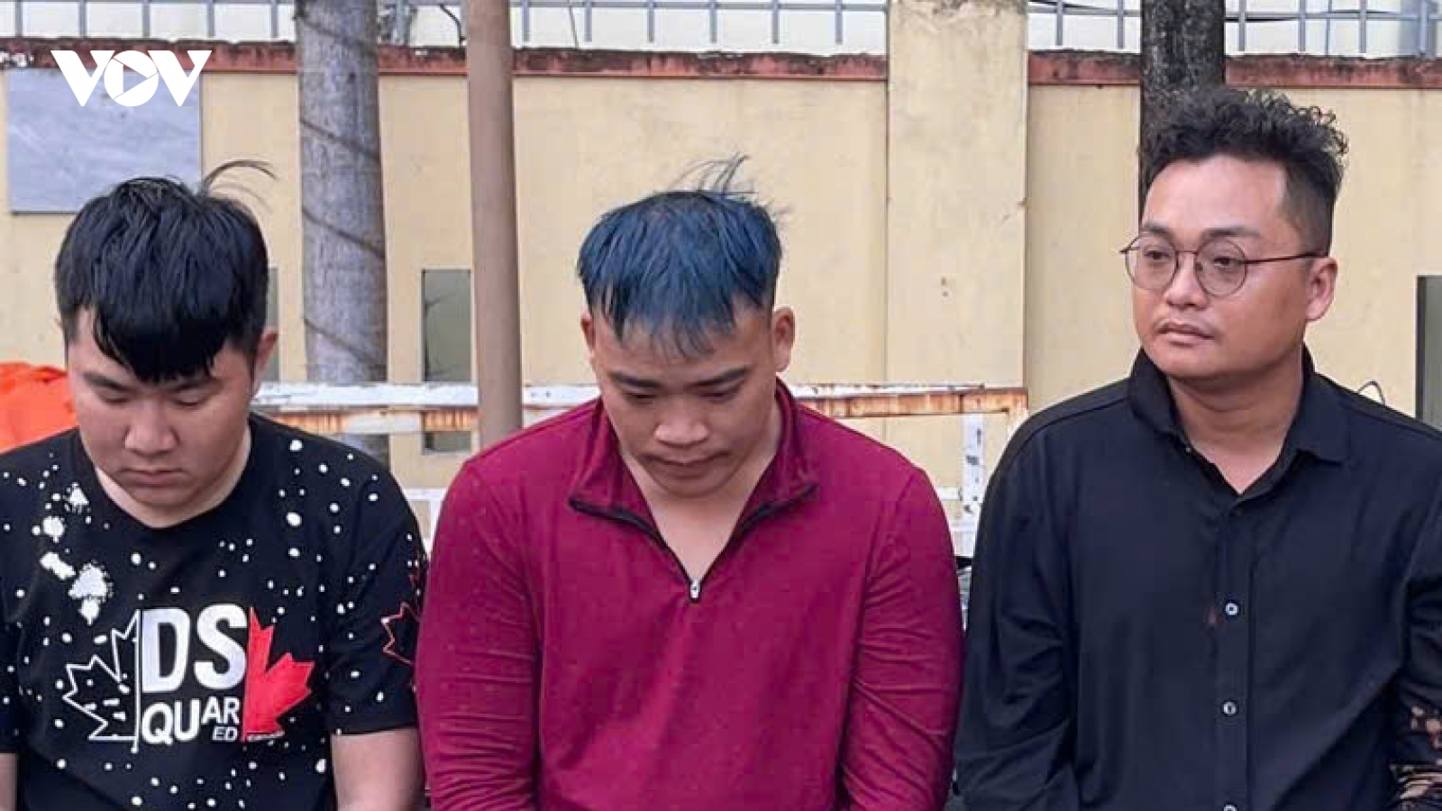 Khởi tố, bắt tạm giam nhóm côn đồ cướp tài sản, hành hung người khác vì nhìn nhầm