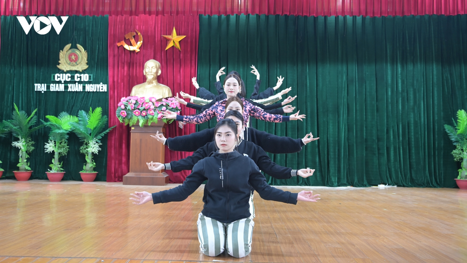 Đội văn nghệ ở Trại giam Xuân Nguyên: Những lời ca thắp sáng niềm tin sau song sắt