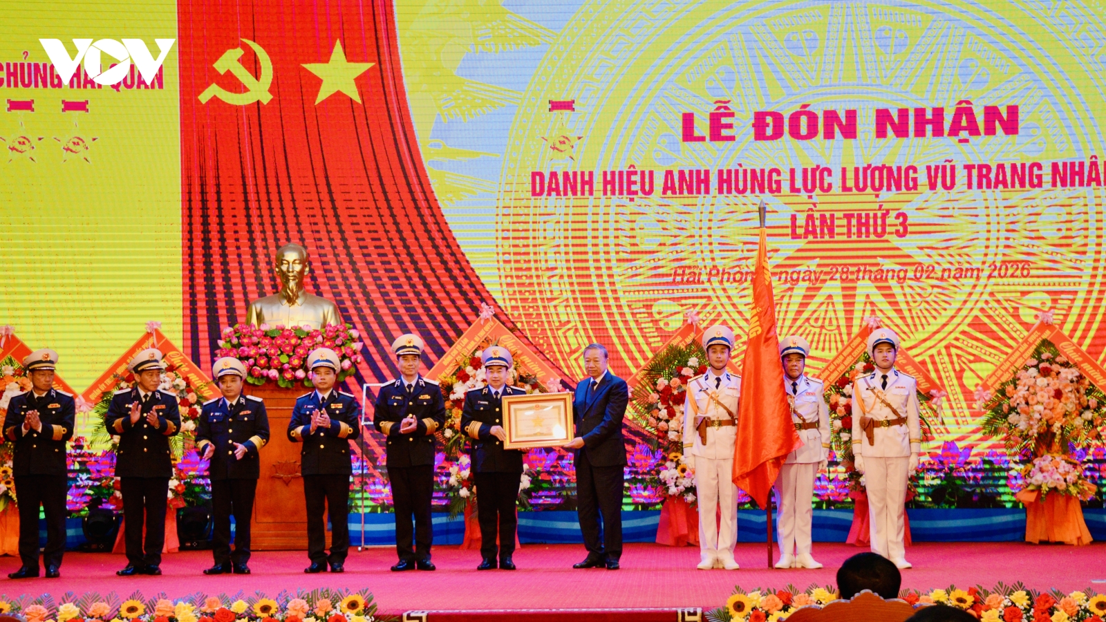 Tổng Bí thư Tô Lâm trao danh hiệu Anh hùng LLVTND tặng Quân chủng Hải quân