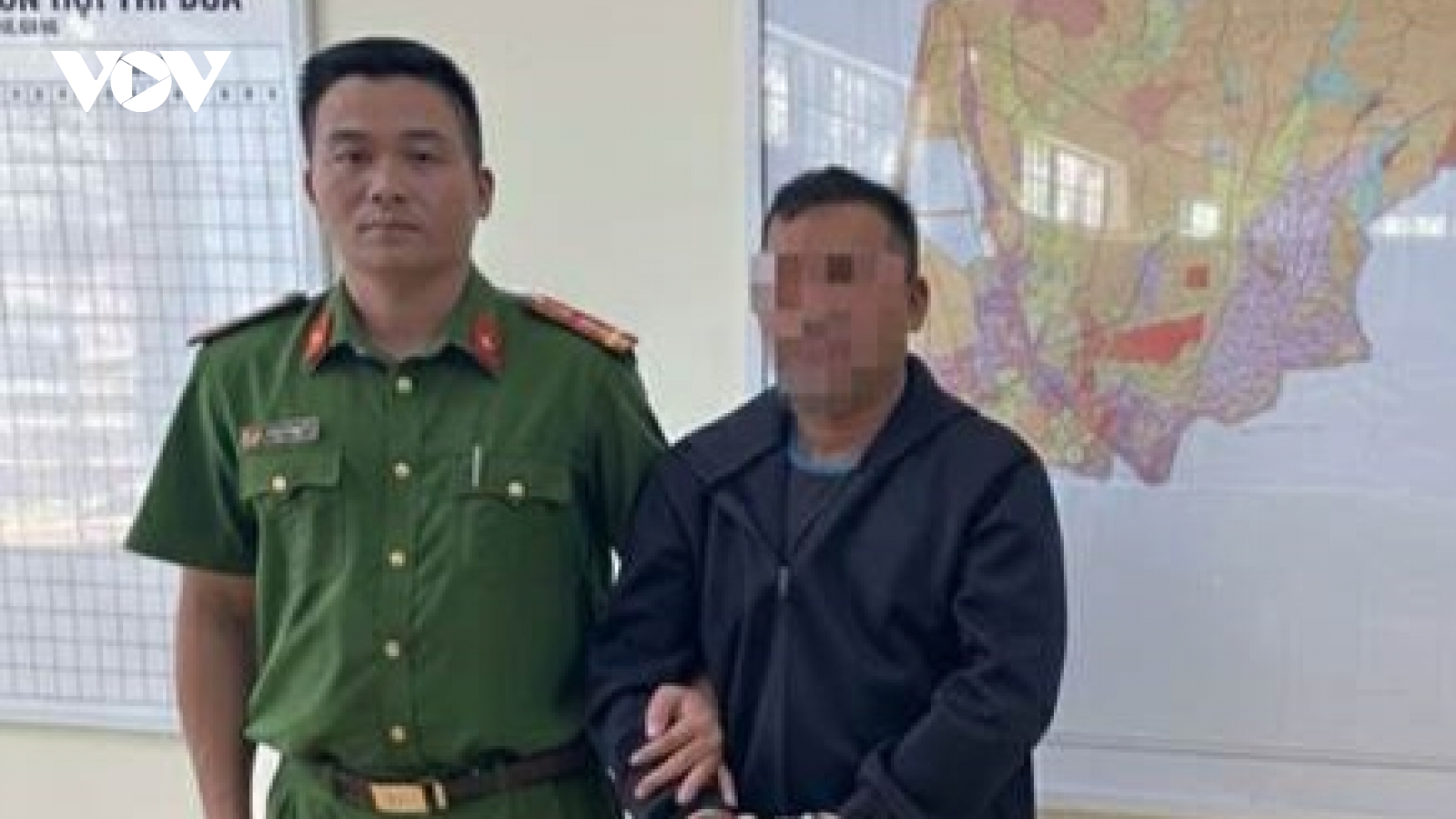 Bắt tạm giam người đàn ông đổ xăng đốt vợ và cháu vợ sau cuộc nhậu