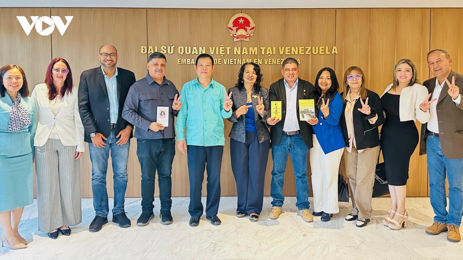 Venezuelan political forces congratulate Vietnam Party Congress’s success