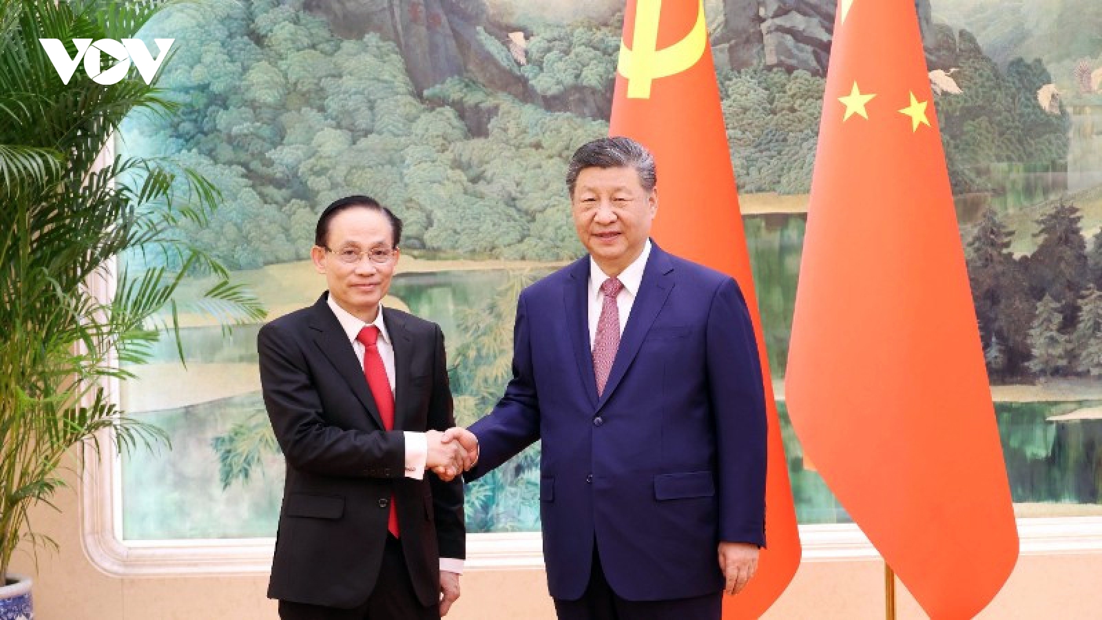 China backs Vietnam’s development path after Party Congress