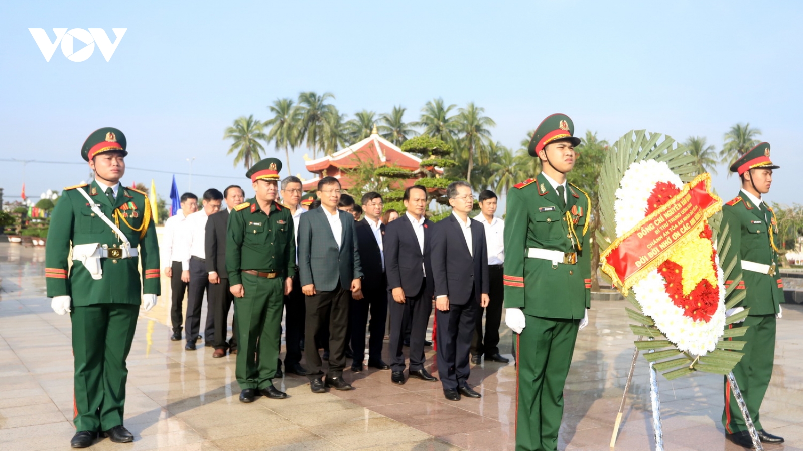 Chánh án TAND Tối cao Nguyễn Văn Quảng tri ân các Anh hùng Liệt sĩ tại Đà Nẵng