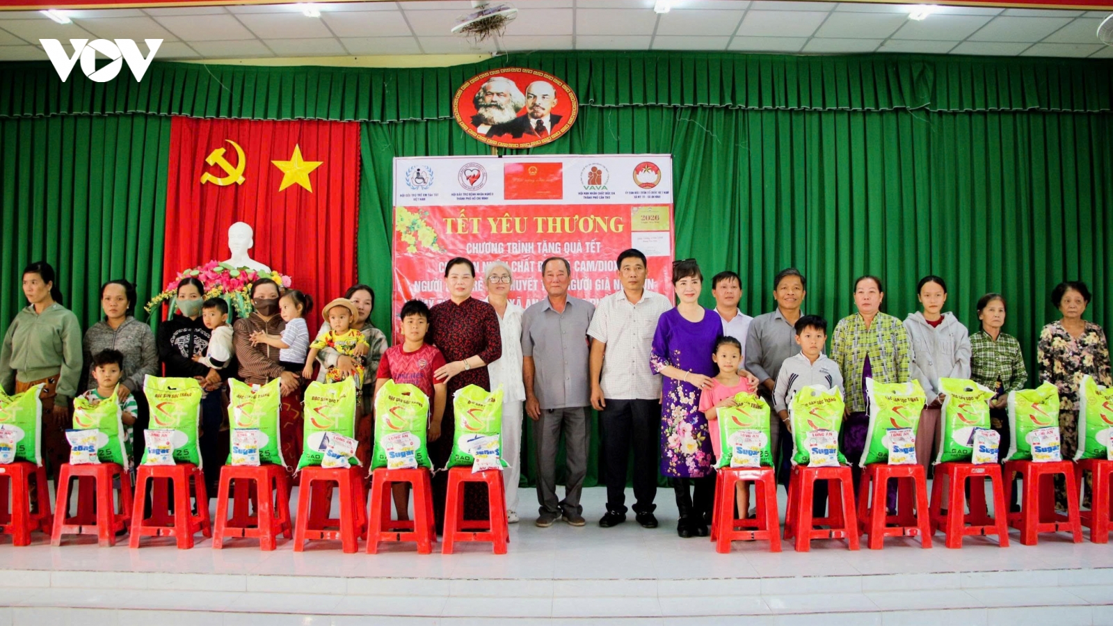 Cần Thơ: Mang quà Tết đến với các đối tượng yếu thế