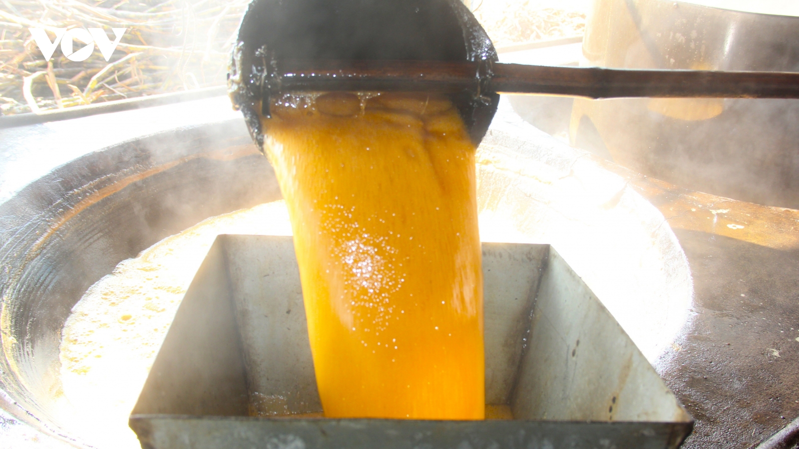 Làng mật mía ở Nghệ An hối hả vào vụ Tết